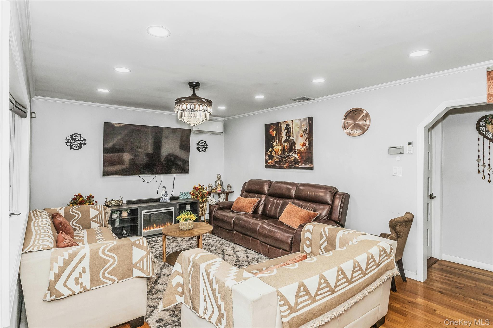 #4 photo, 5 Malone Street, Hicksville , NY 11801