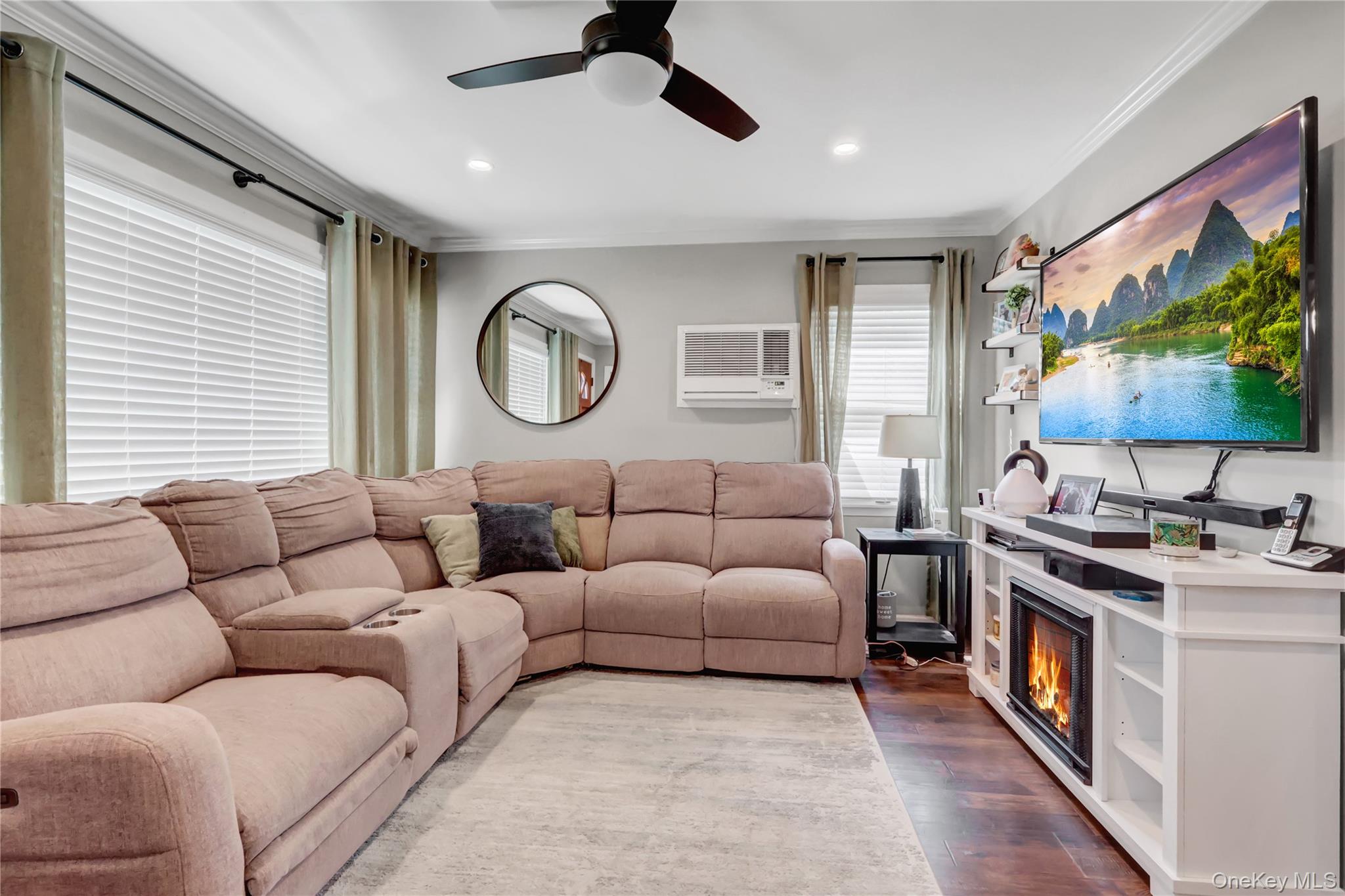 #13 photo, 9 3rd Street, West Islip , NY 11795