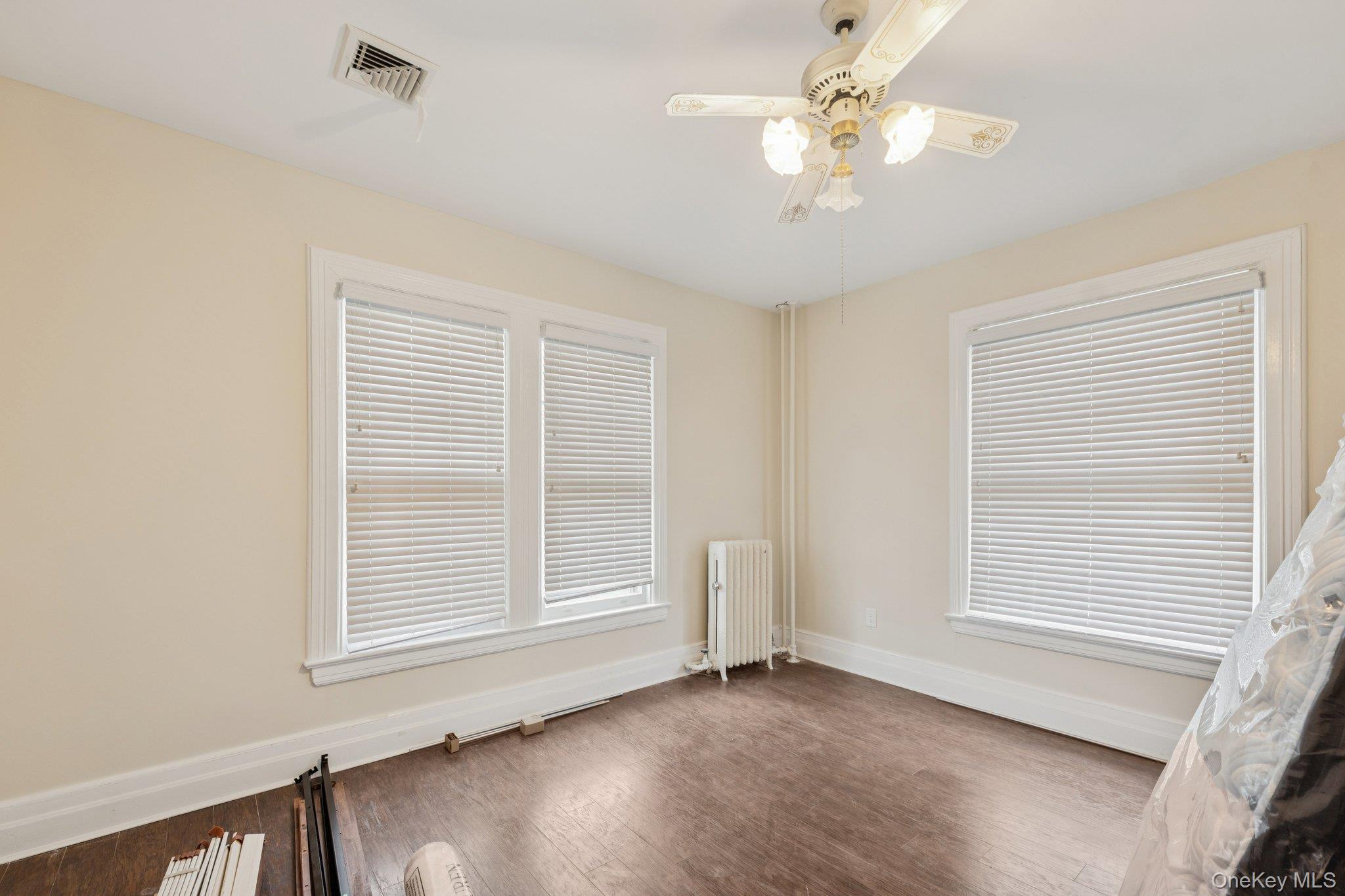 #19 photo, 397 Split Rock Road, स्योसेट Syosset , NY 11791