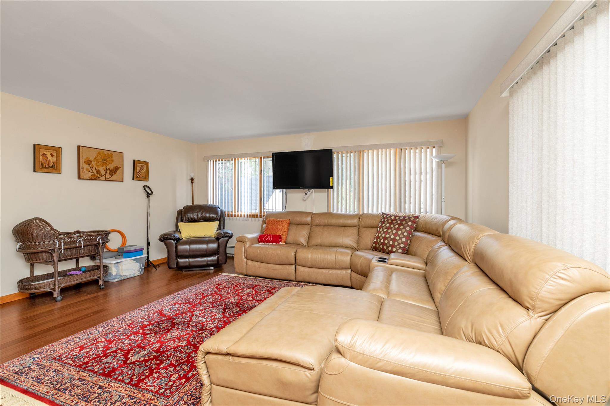 #16 photo, 51-10 Douglaston Parkway, कुईंस Douglaston , NY 11362