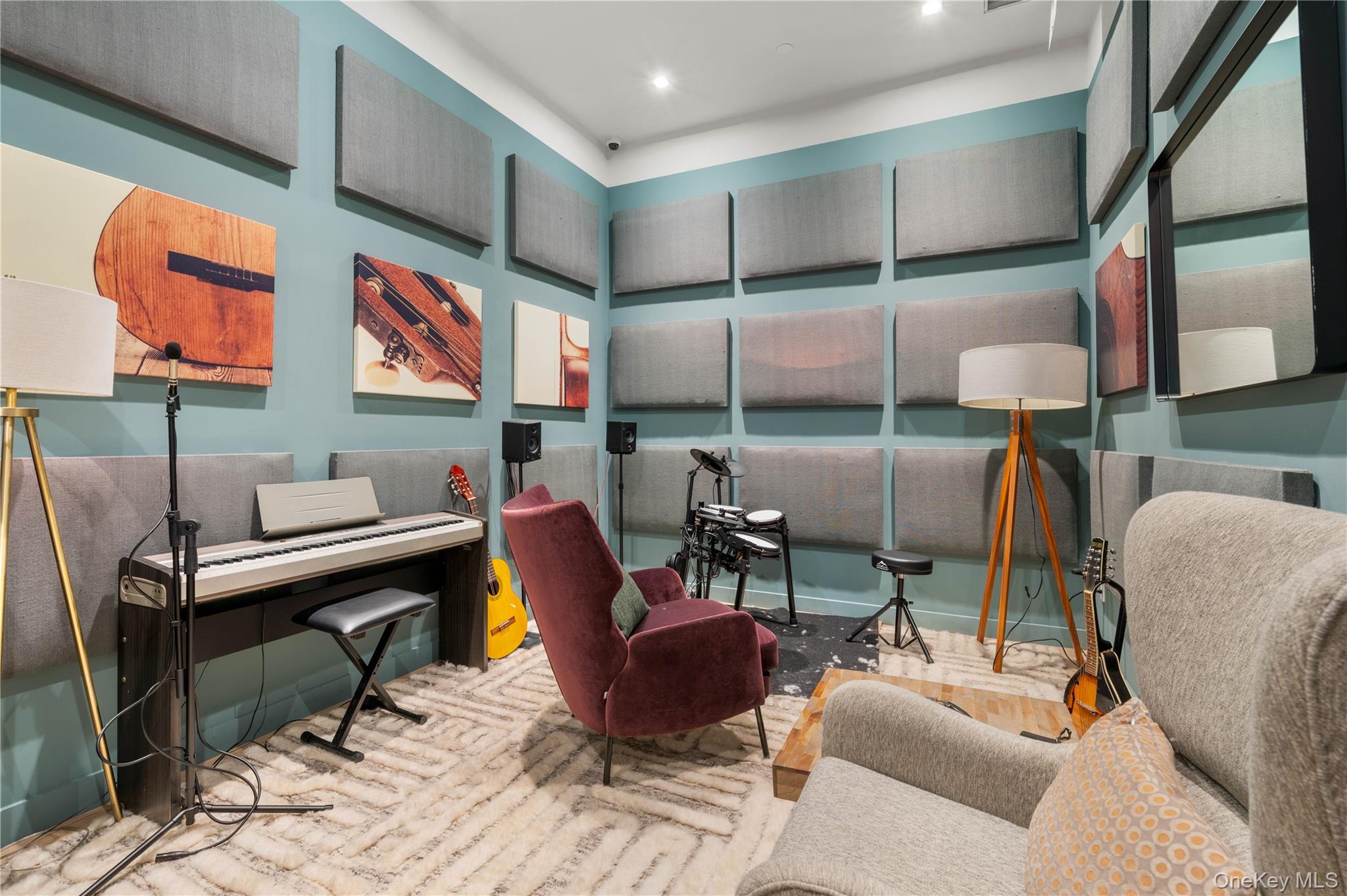 #15 photo, 21-21 31st Street, Astoria , NY 11105