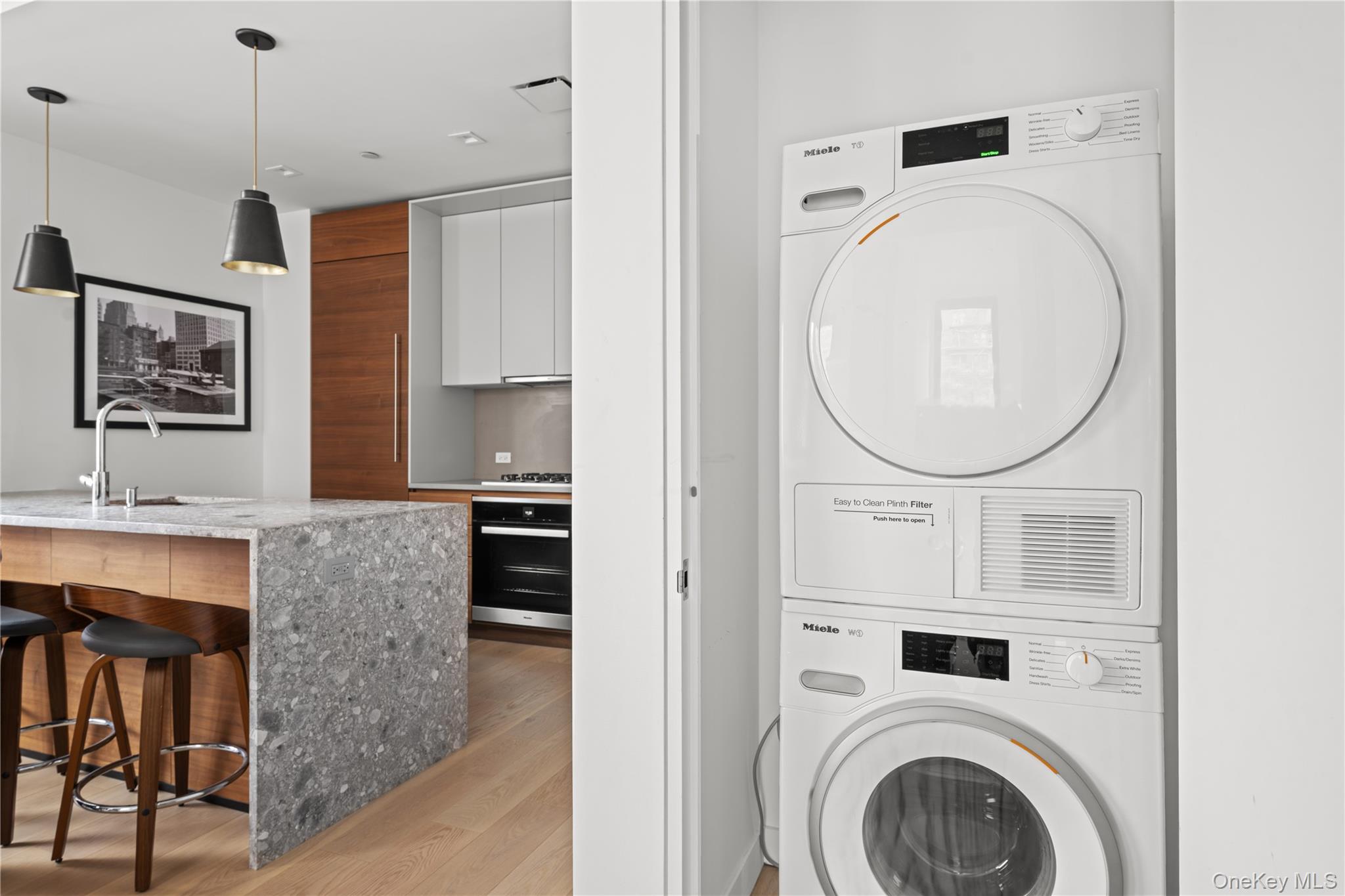 #8 photo, 21-21 31st Street, Astoria , NY 11105