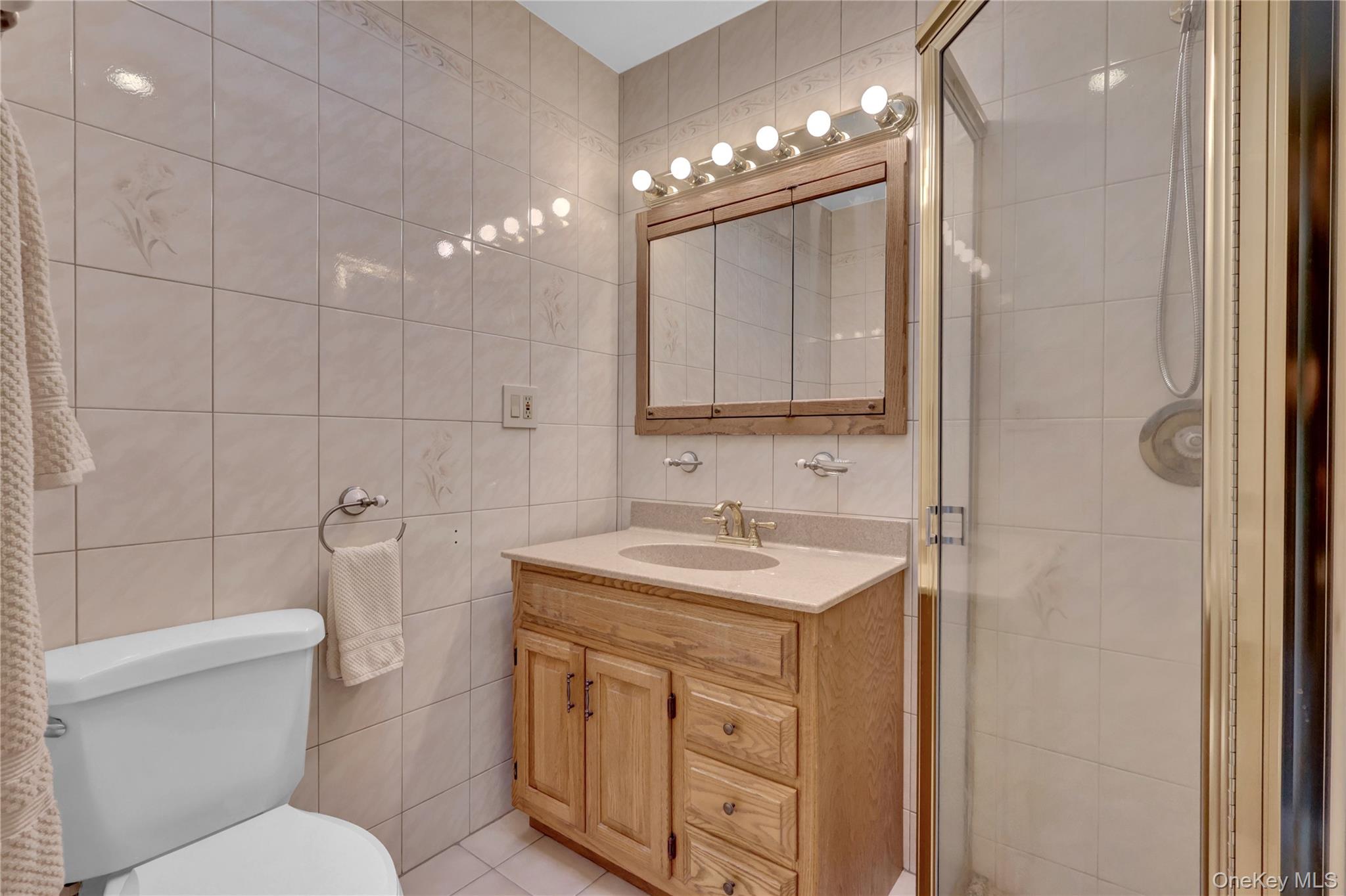 #17 photo, 228 Broadway, 롱 아일랜드 Massapequa Park , NY 11762