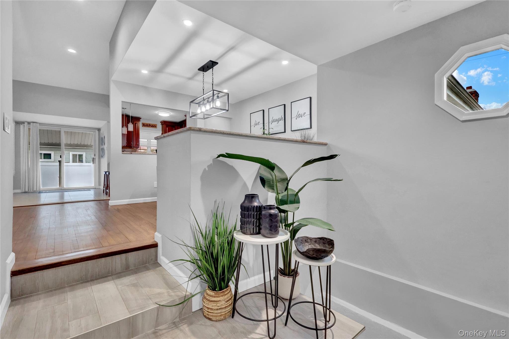 #6 photo, 228 Broadway, 롱 아일랜드 Massapequa Park , NY 11762