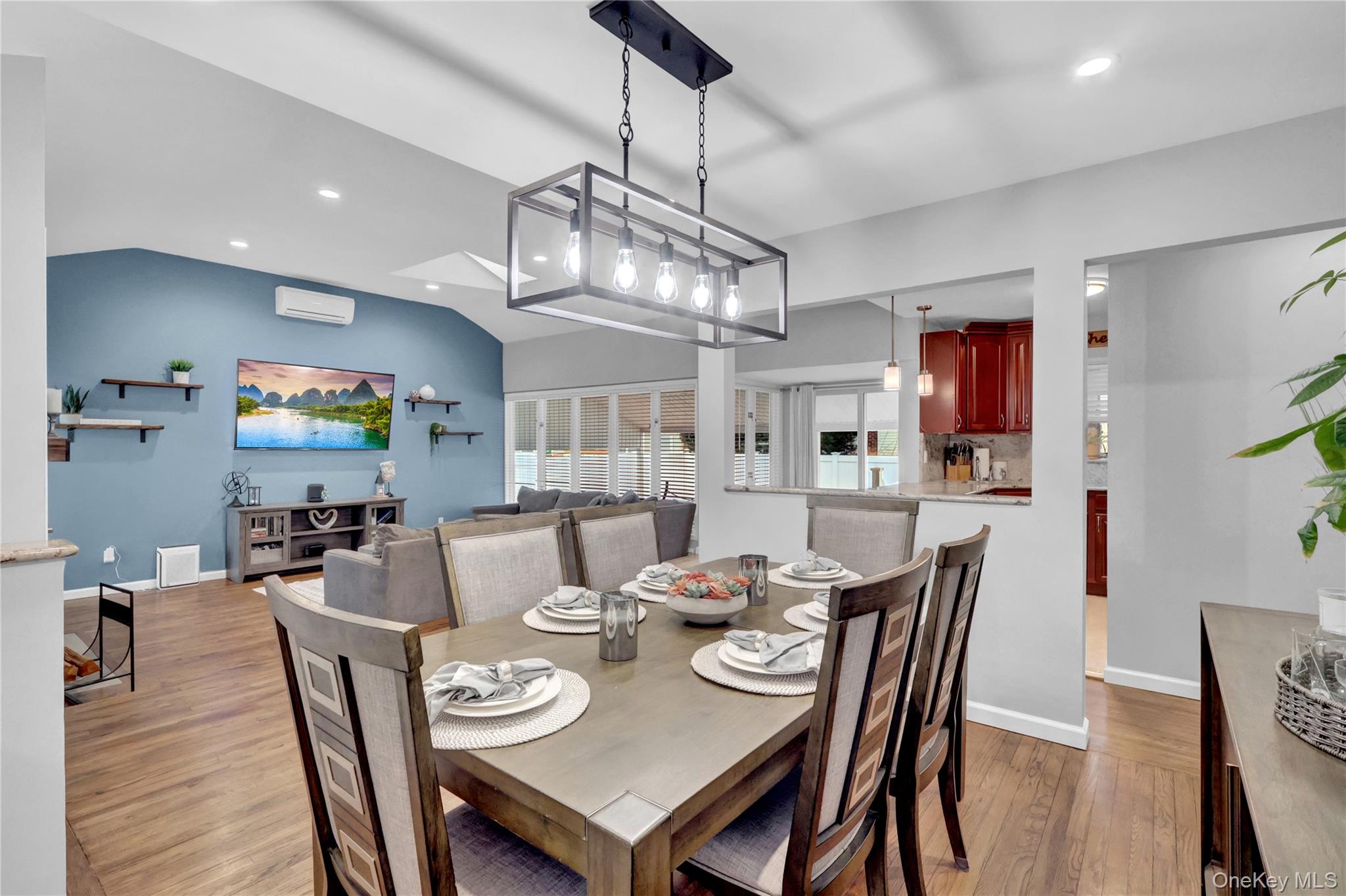 #8 photo, 228 Broadway, 롱 아일랜드 Massapequa Park , NY 11762