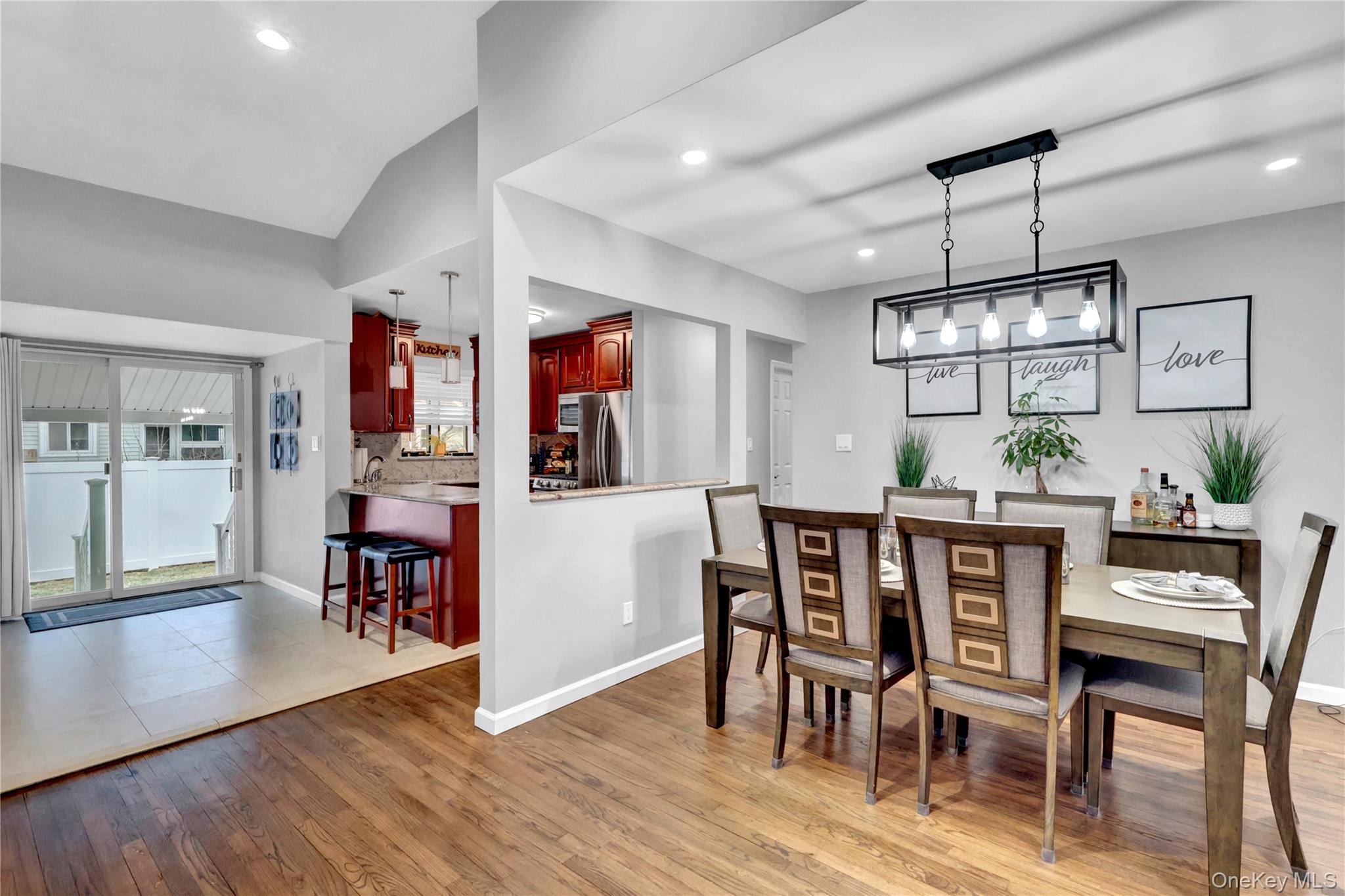 #9 photo, 228 Broadway, 롱 아일랜드 Massapequa Park , NY 11762