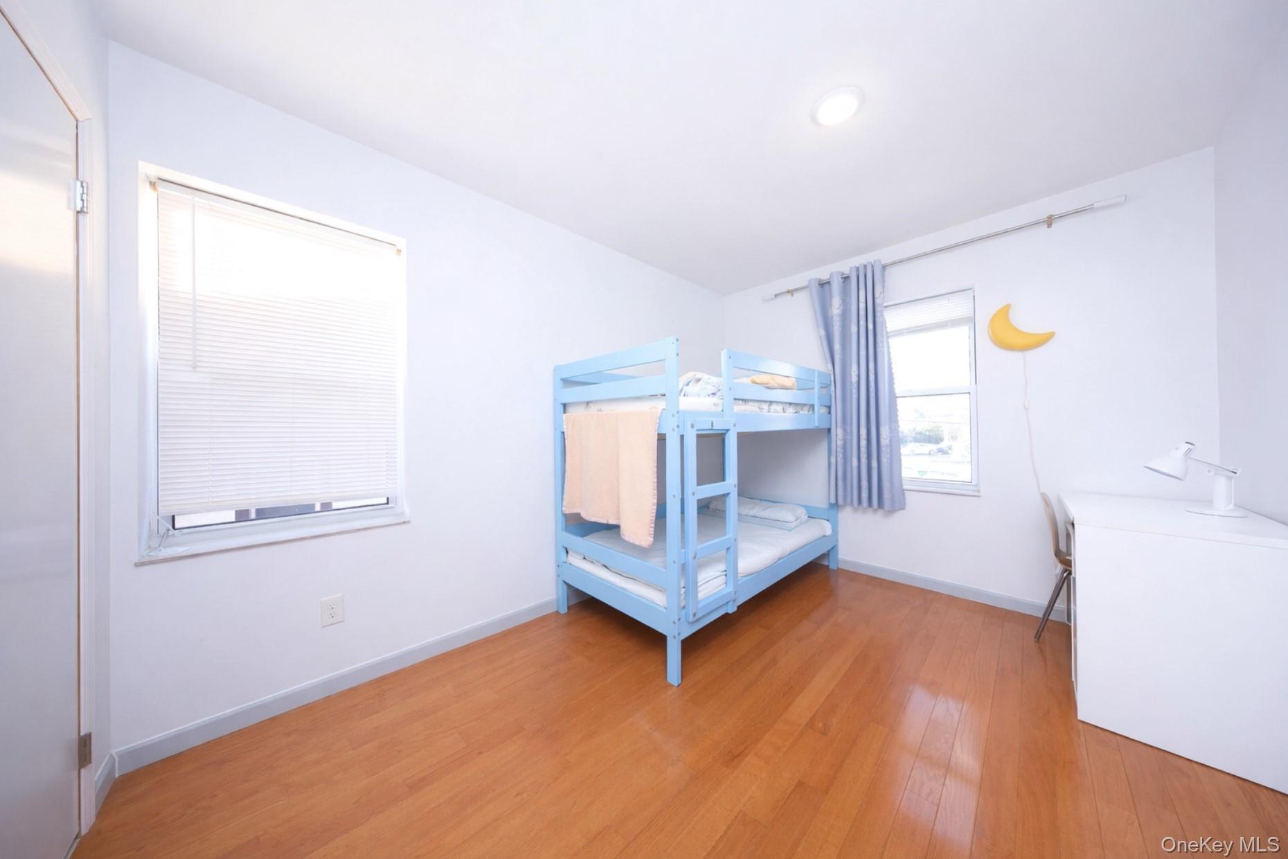 #10 photo, 48-01 216th Street, Oakland Gardens , NY 11364