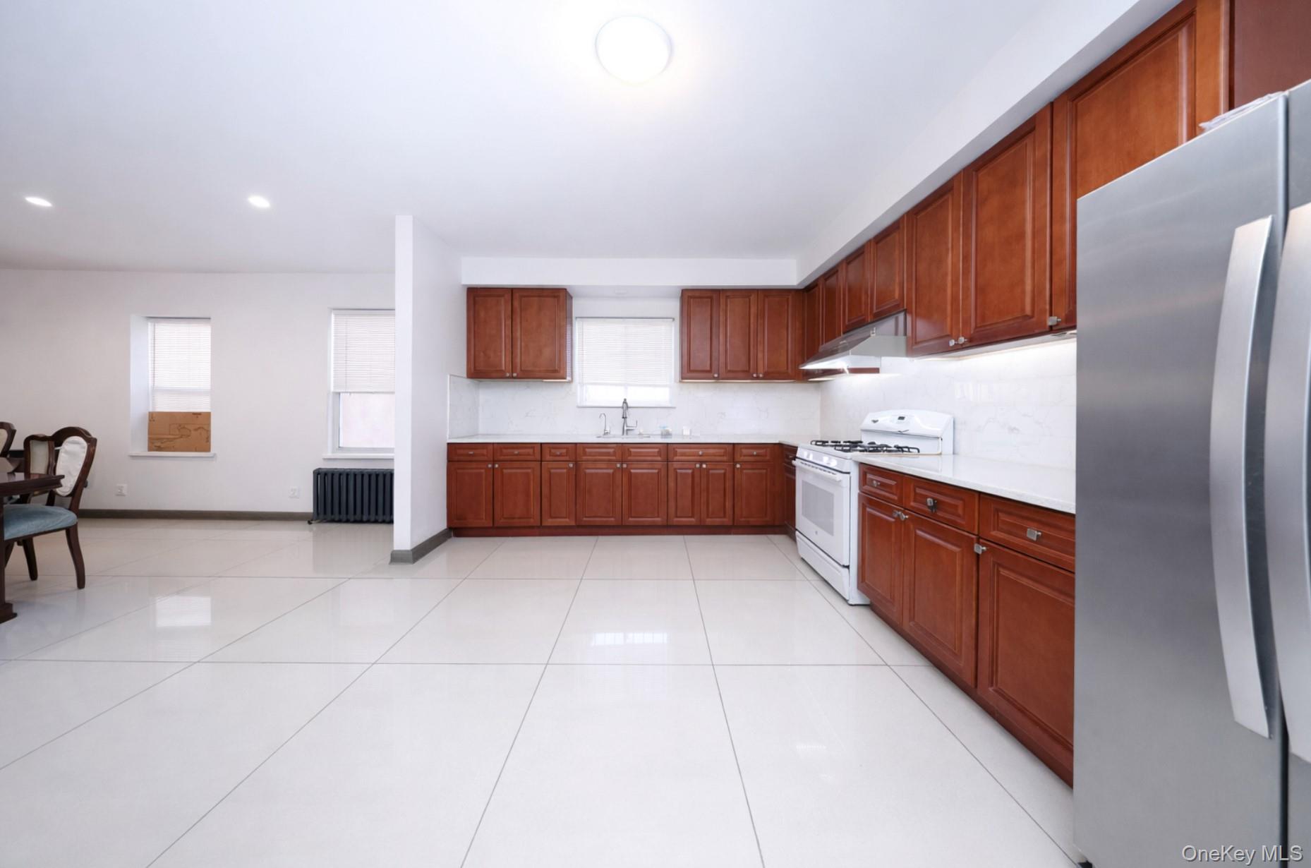 #6 photo, 48-01 216th Street, Oakland Gardens , NY 11364