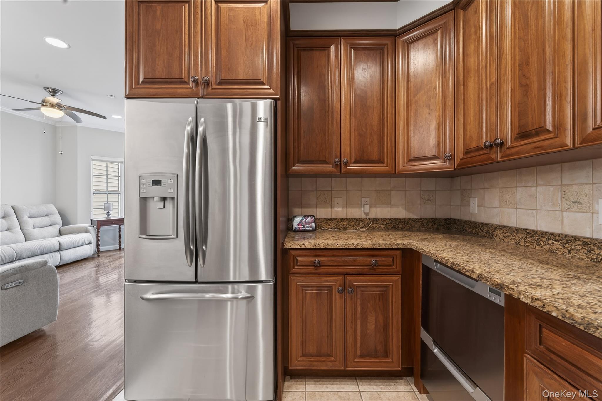 #10 photo, 294 Spring Drive, नासाउ काउंटी East Meadow , NY 11554