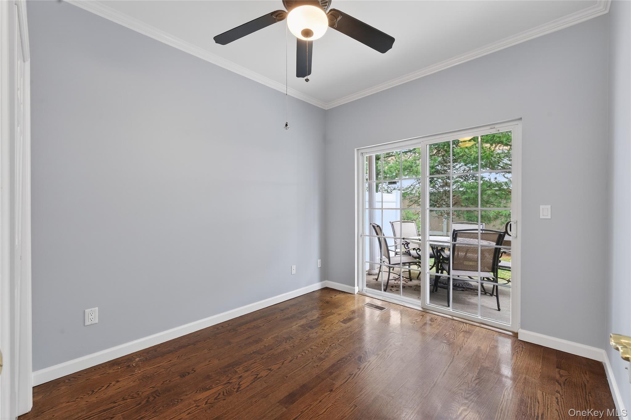 #16 photo, 294 Spring Drive, नासाउ काउंटी East Meadow , NY 11554