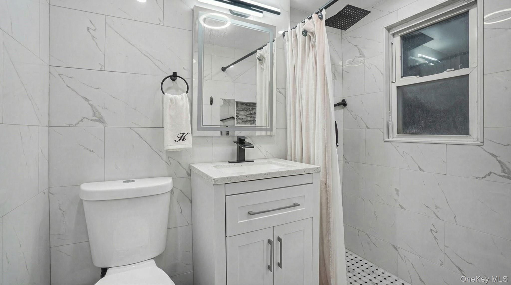 #12 photo, 8268 Little Neck Parkway, कुईंस Floral Park , NY 11004