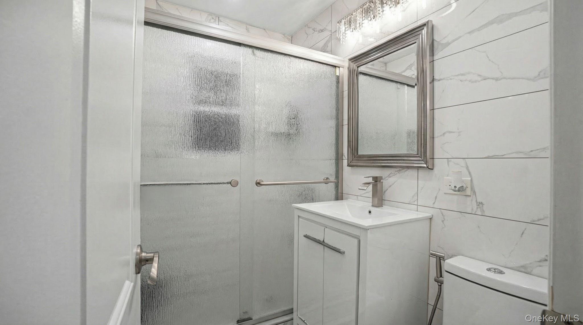 #16 photo, 8268 Little Neck Parkway, कुईंस Floral Park , NY 11004