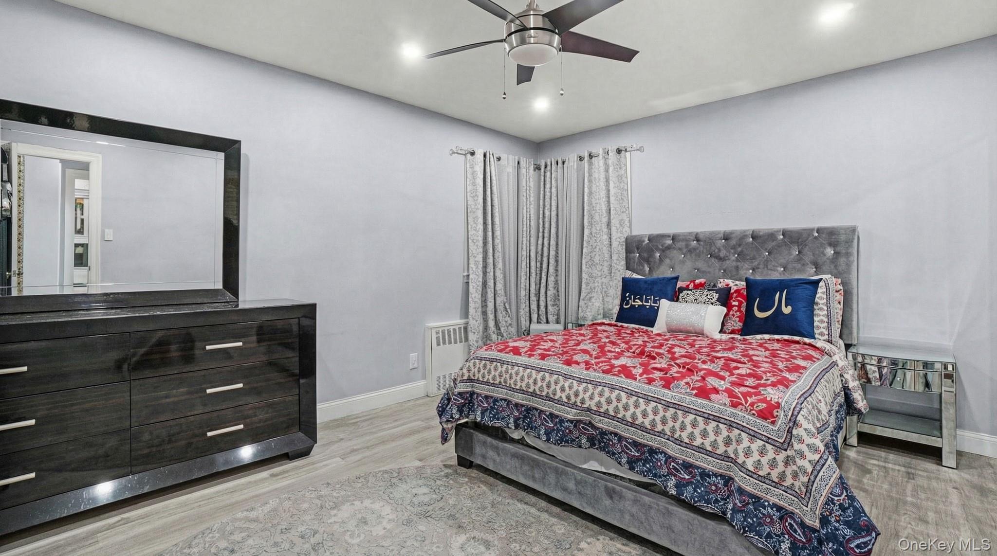 #17 photo, 8268 Little Neck Parkway, कुईंस Floral Park , NY 11004