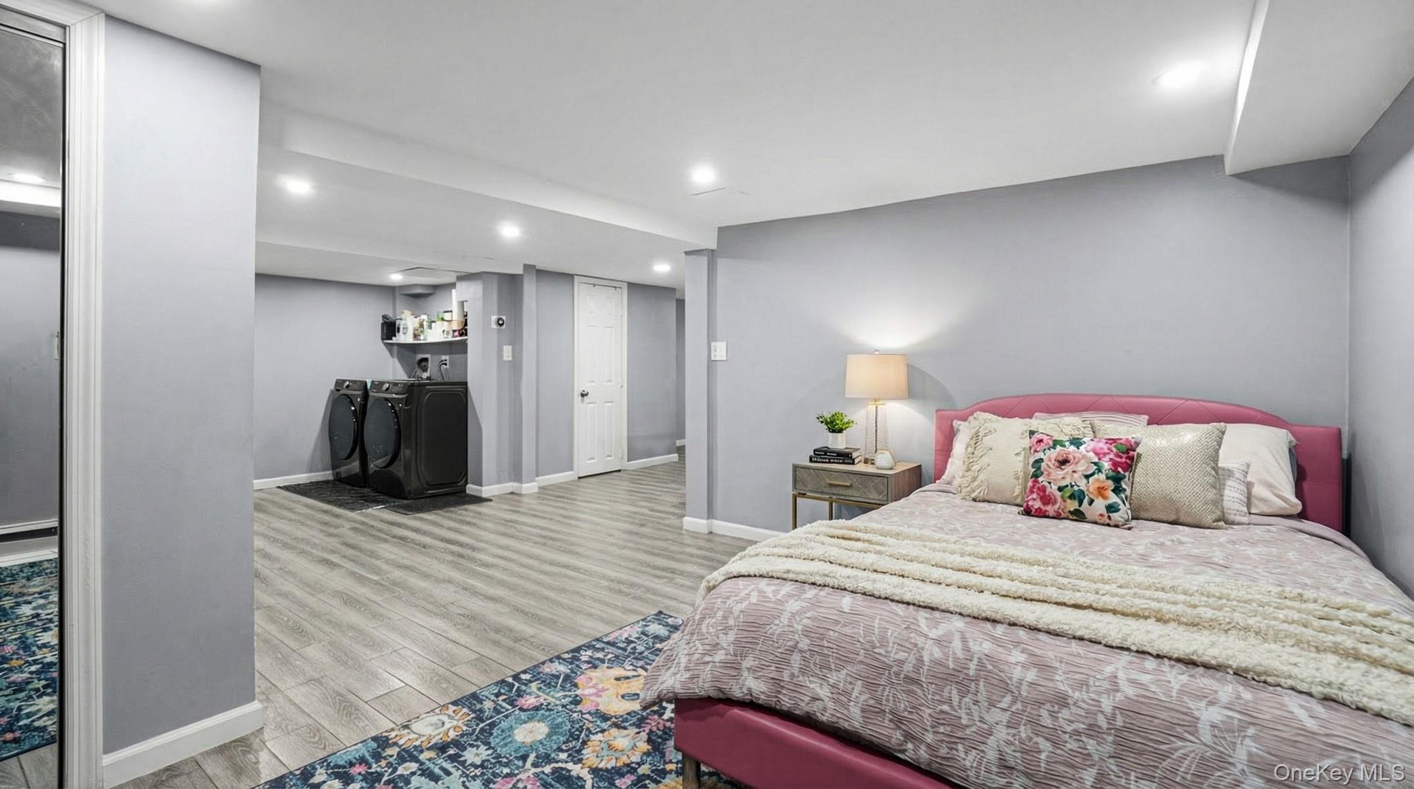 #20 photo, 8268 Little Neck Parkway, कुईंस Floral Park , NY 11004