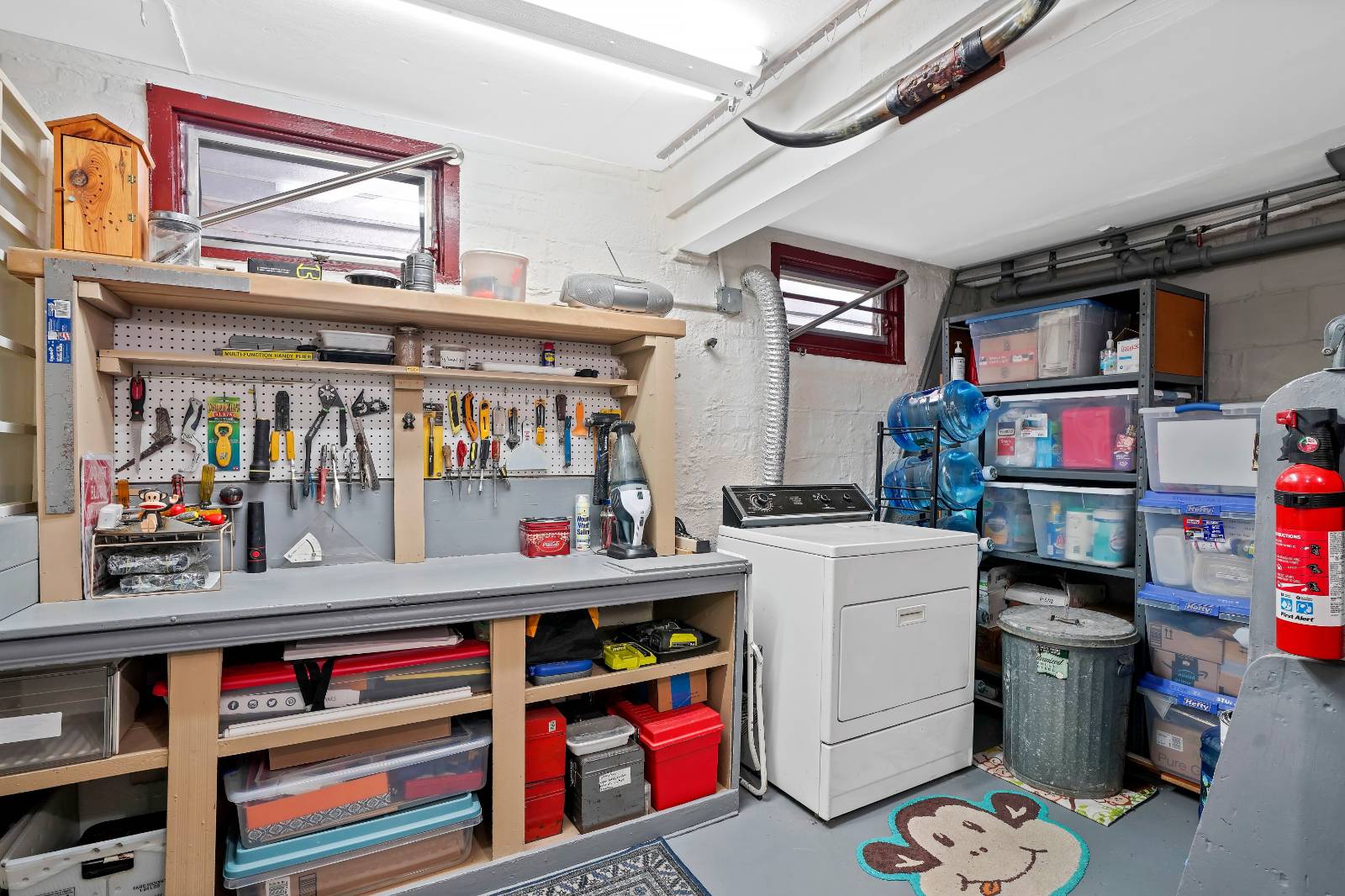 #12 photo, 6161 62nd, קווינס Middle Village , NY 11379