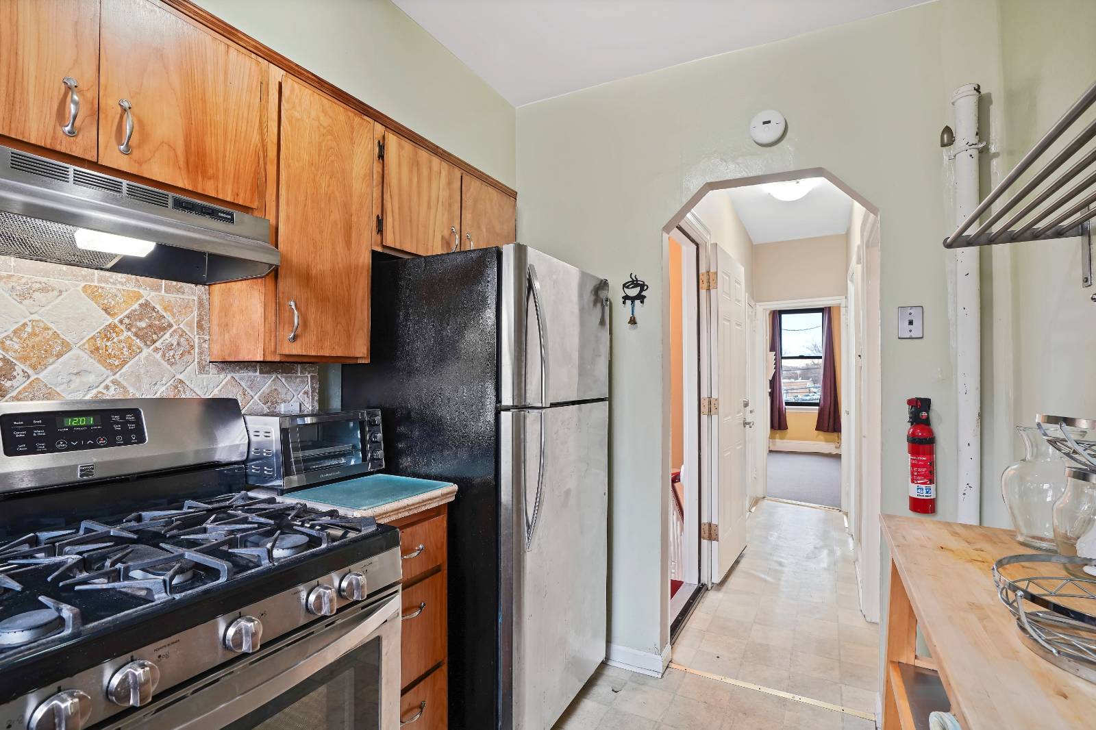 #16 photo, 6161 62nd, קווינס Middle Village , NY 11379