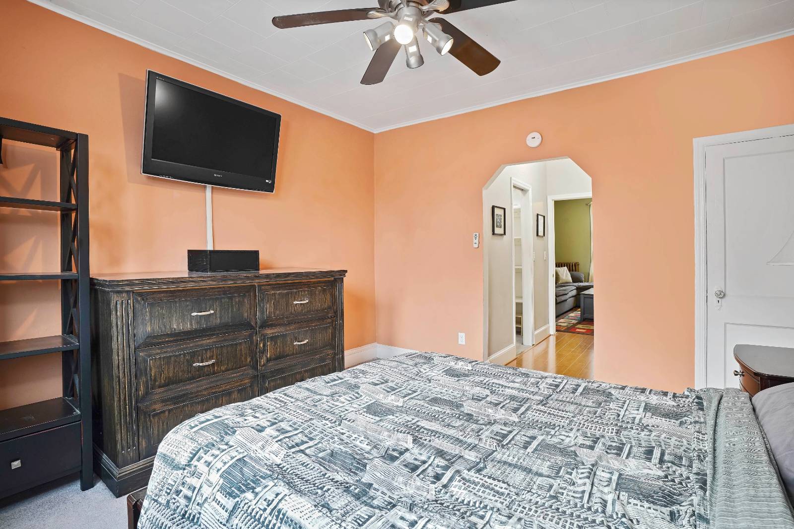 #18 photo, 6161 62nd, קווינס Middle Village , NY 11379