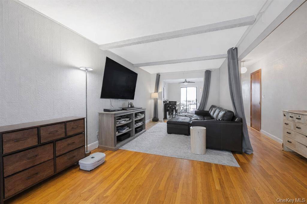 #7 photo, 120 Woodland Ave, Yonkers , NY 10703