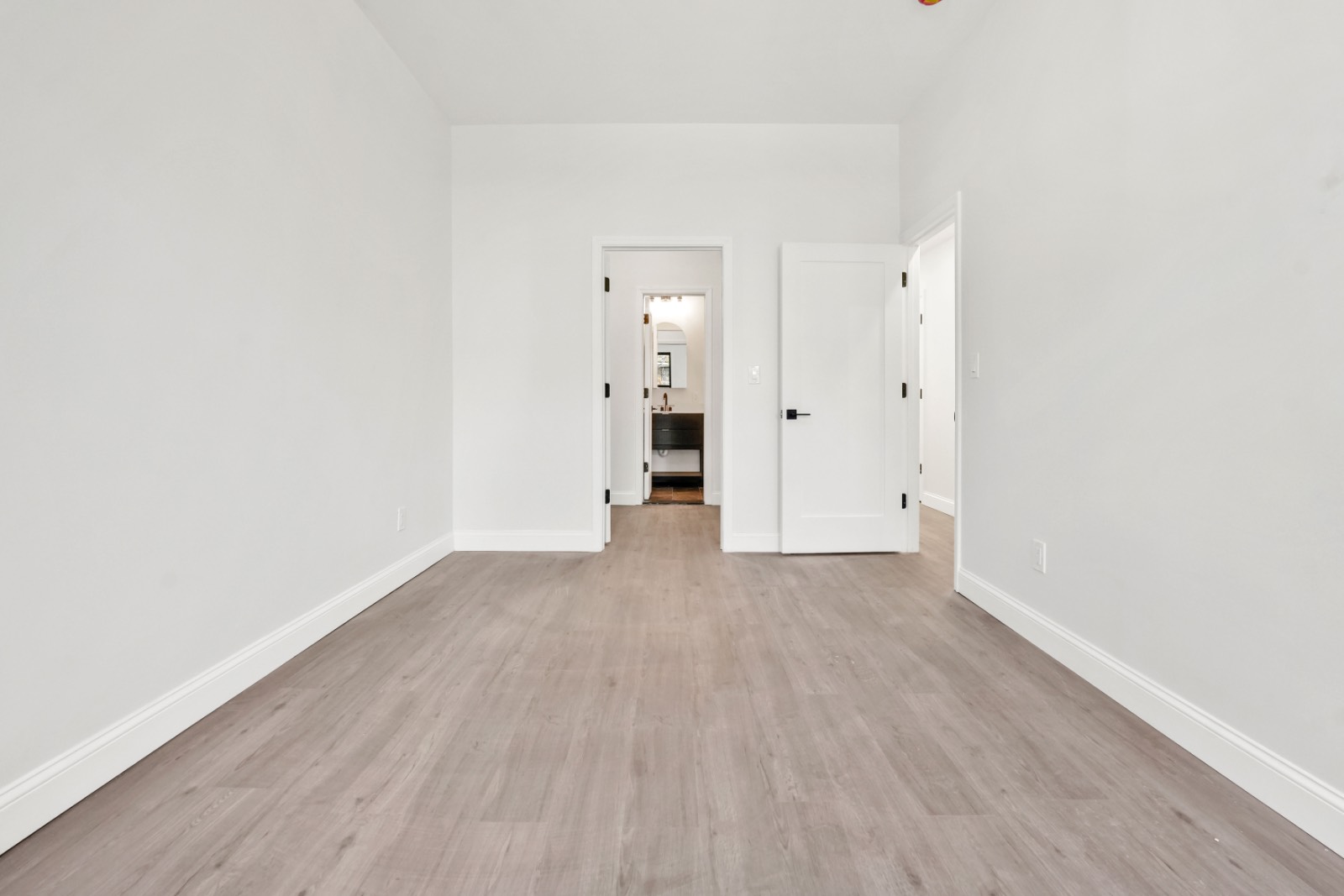 #5 photo, 1308 Rogers Ave, #1, Flatbush , NY 11210