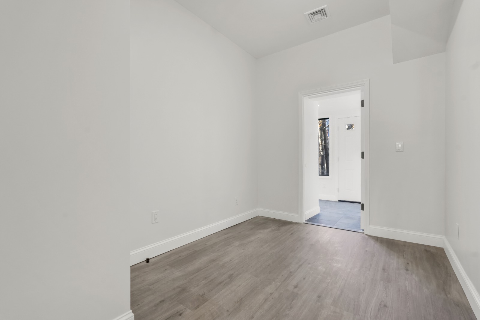 #8 photo, 1308 Rogers Ave, #1, Flatbush , NY 11210