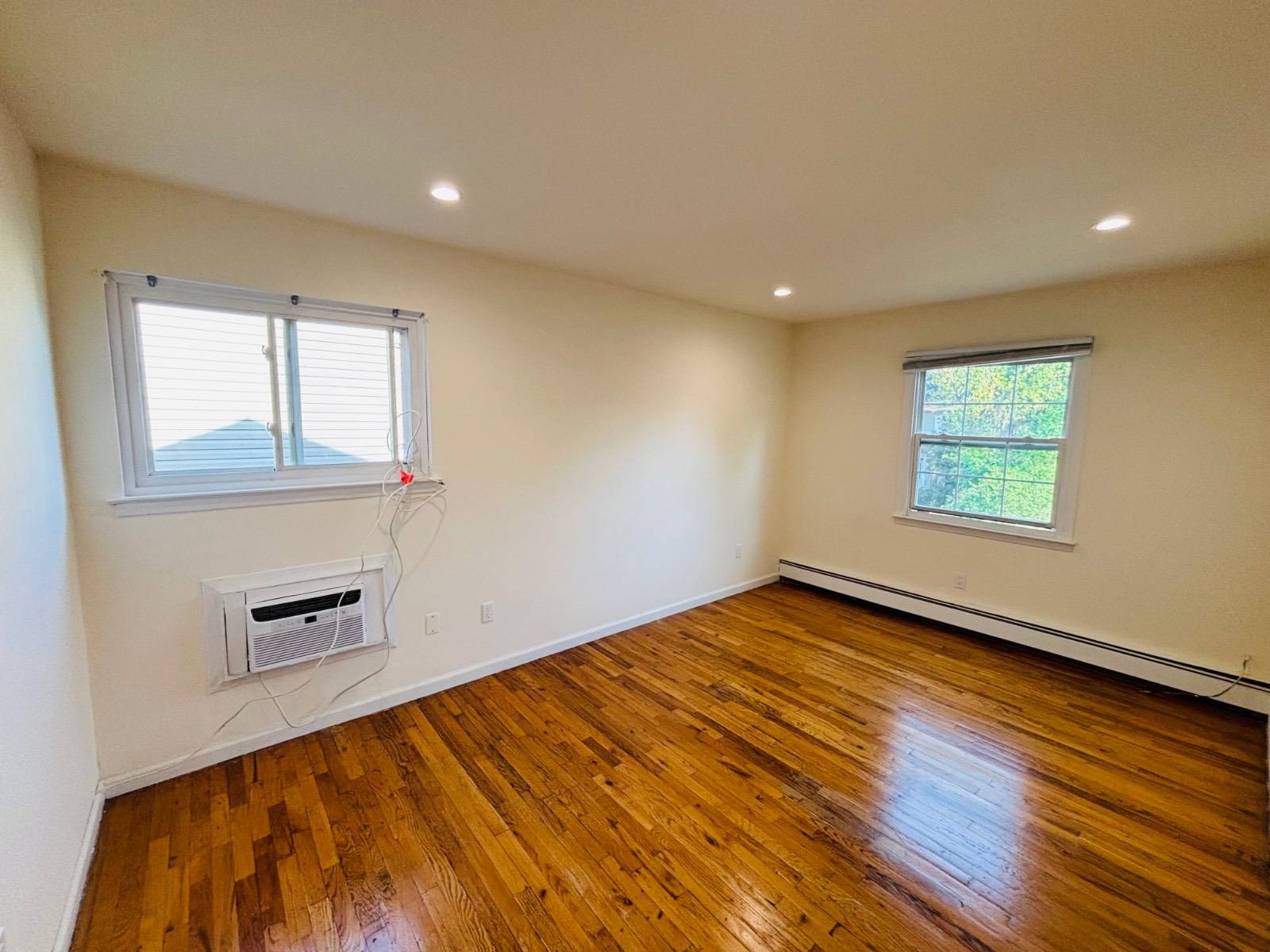 #12 photo, 18 William St, नासाउ काउंटी Glen Cove , NY 11542