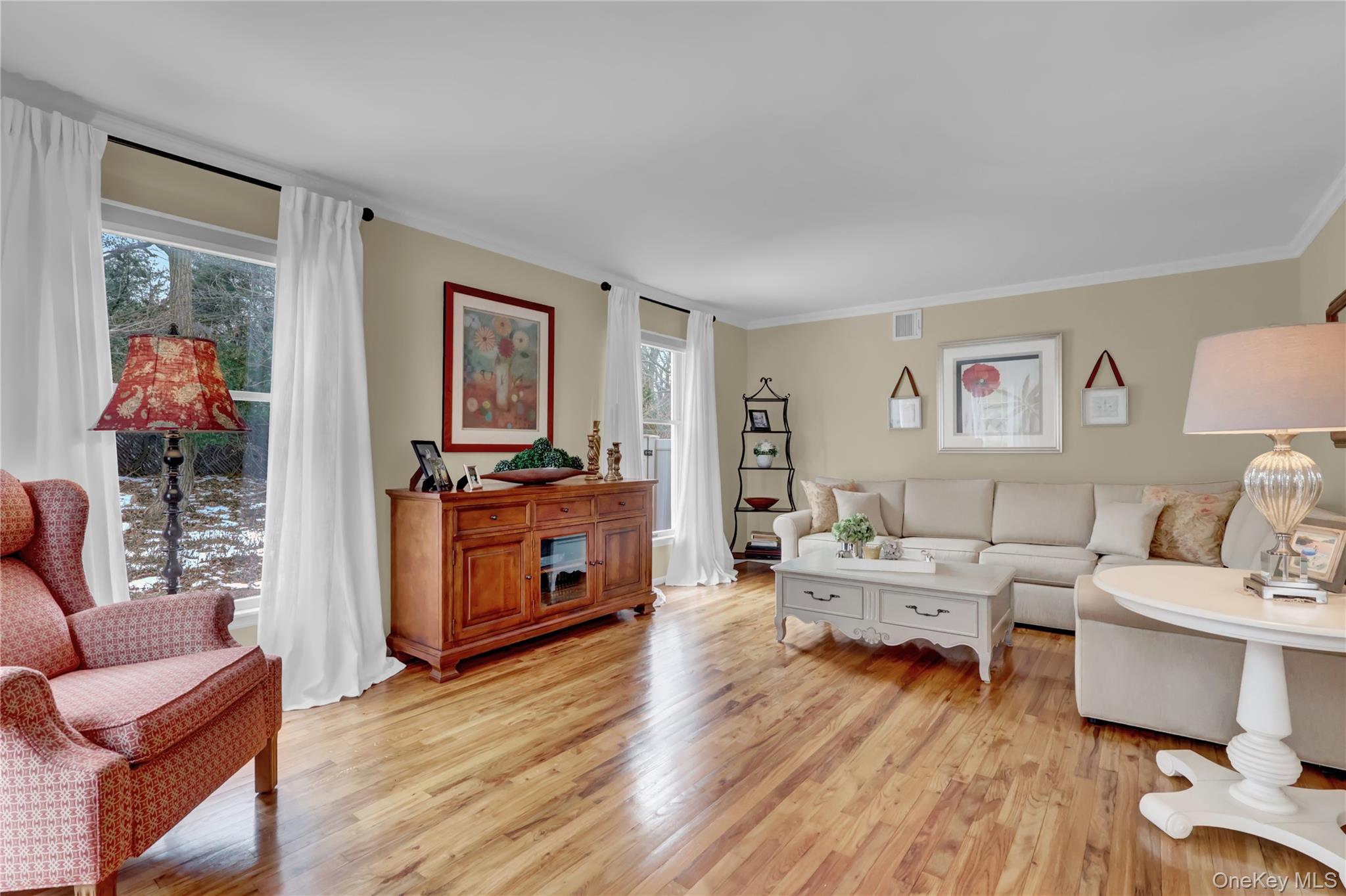 #6 photo, 6 Samuels Path, Miller Place , NY 11764