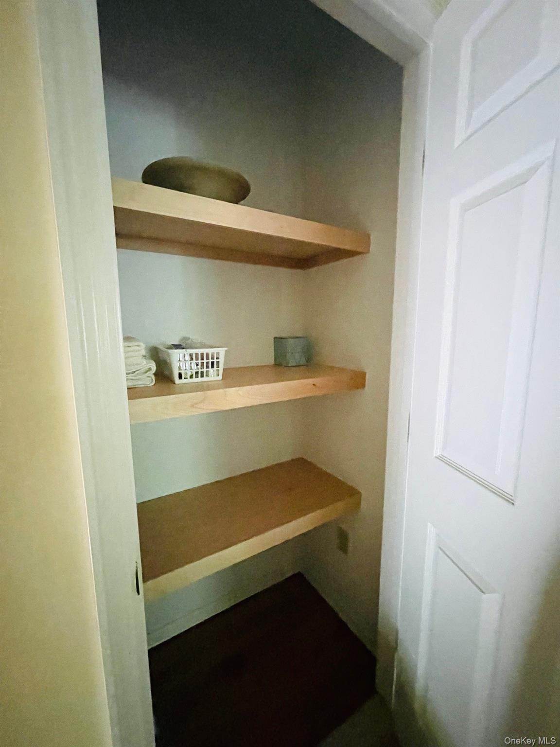 #13 photo, 86 Krispin Lane, East Setauket , NY 11733