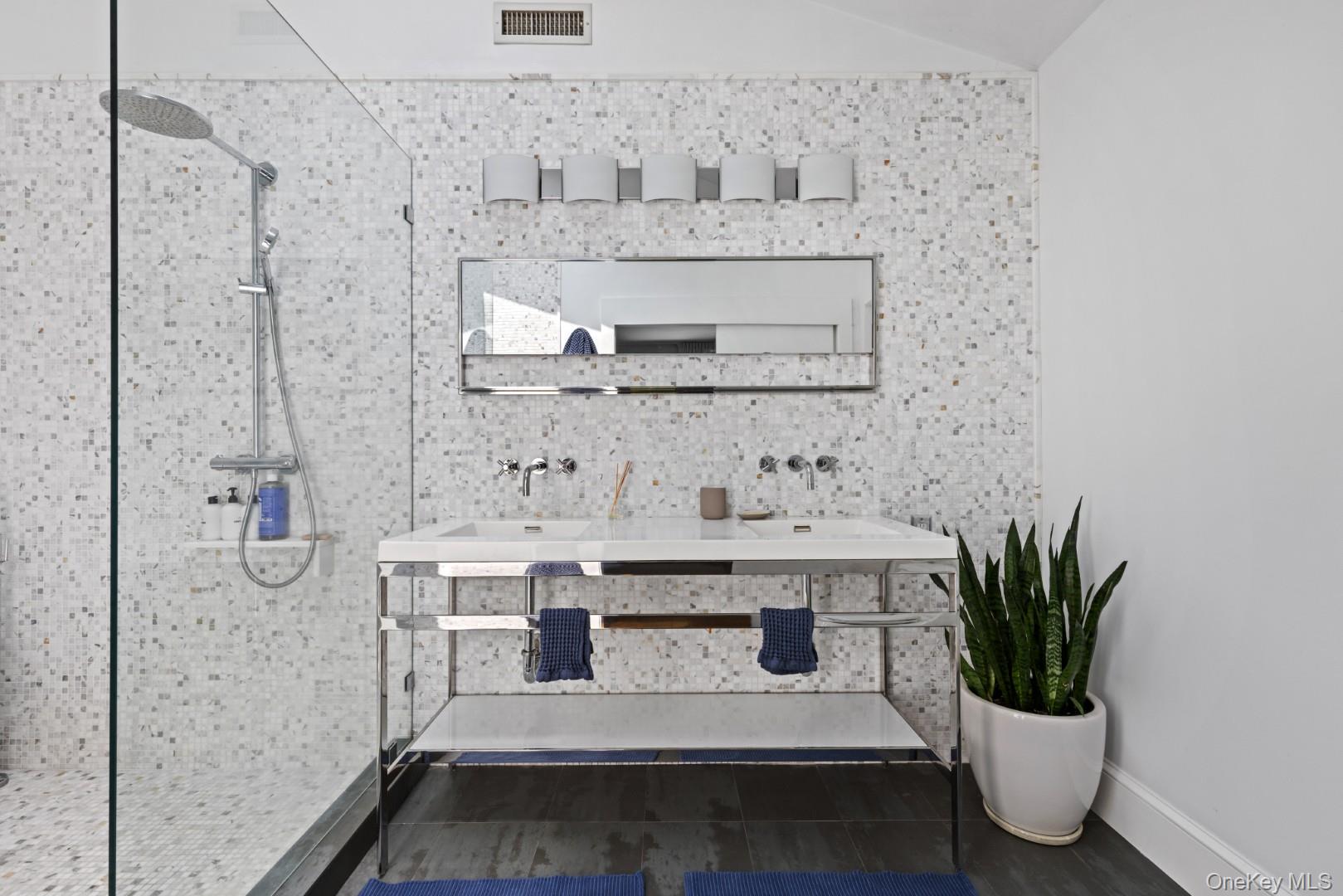 #17 photo, 24 Quogue Riverhead Road, Саффолк ‖ Quogue , NY 11959