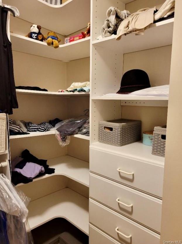 #18 photo, 2003 Half Moon Bay Drive, Croton-on-Hudson , NY 10520