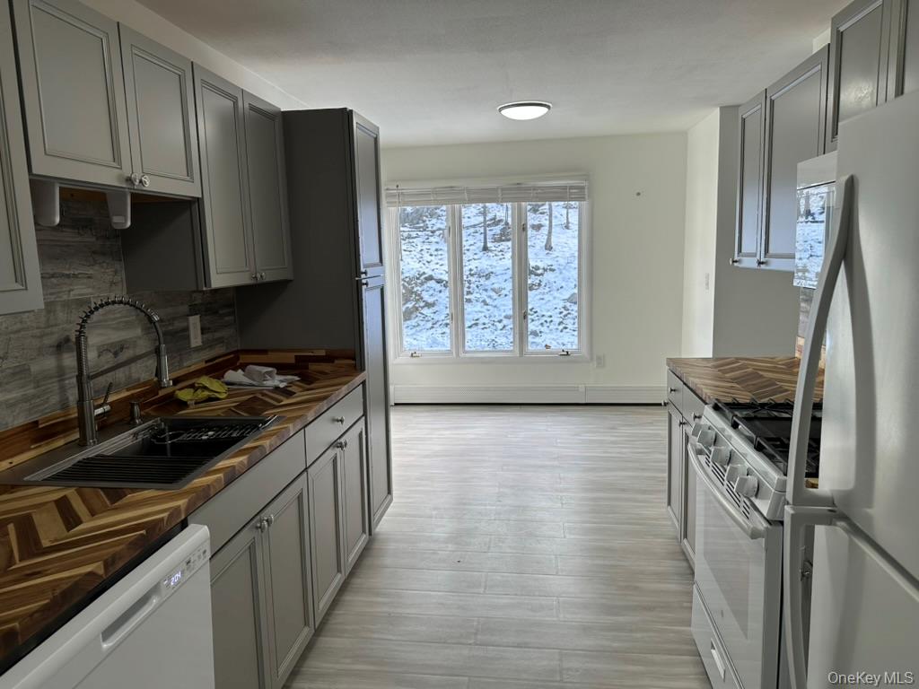 #3 photo, 3 Hook Road, Poughkeepsie , NY 12601