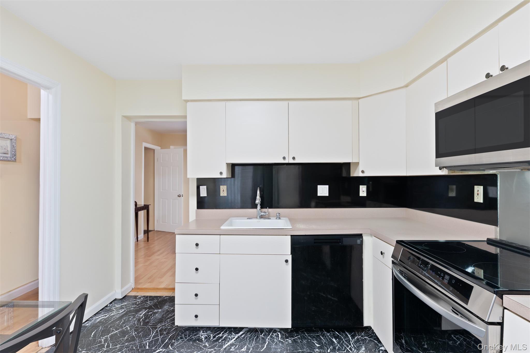 #10 photo, 18E Heritage Drive, New City , NY 10956