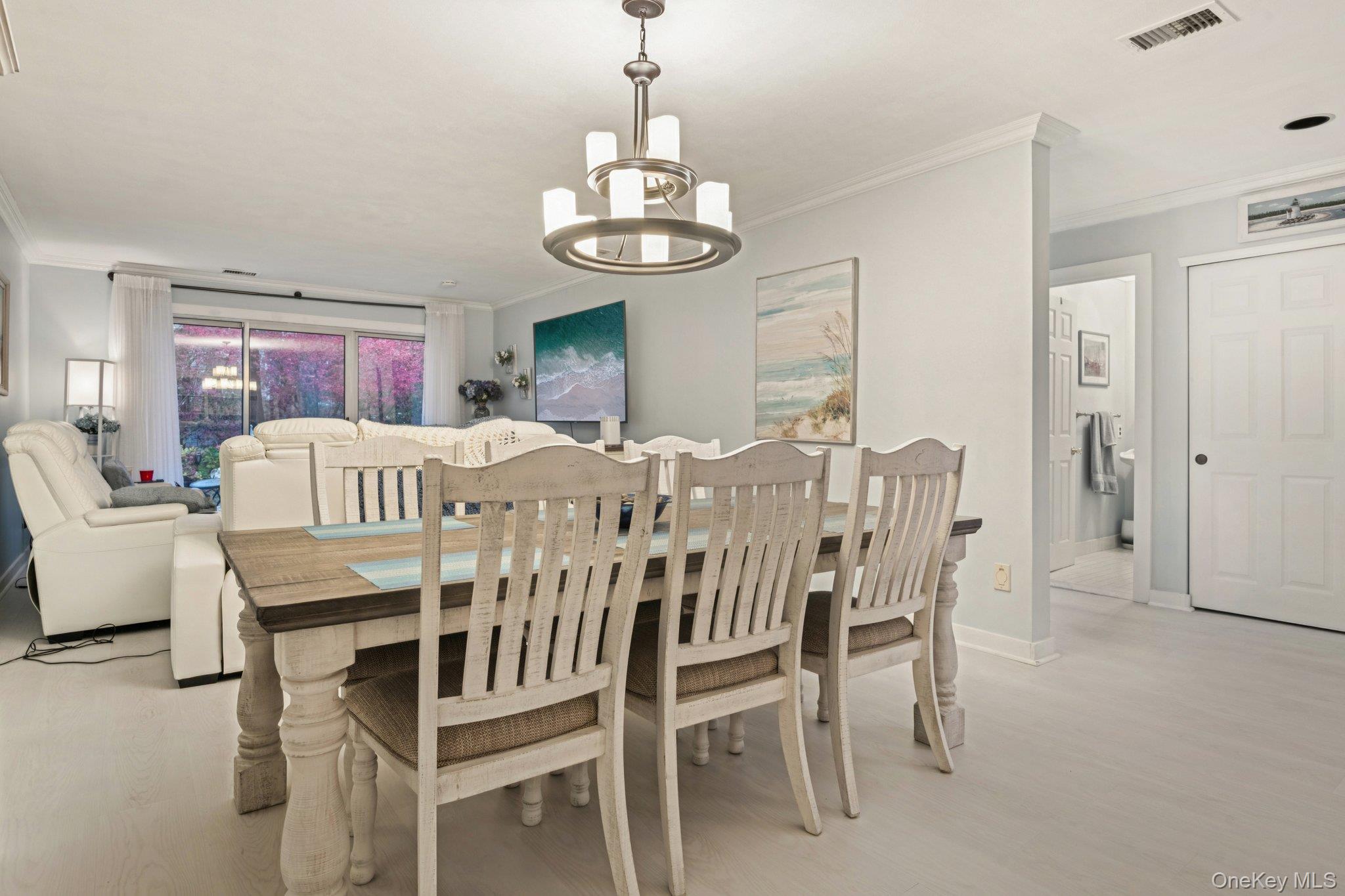 #6 photo, 16 Hampshire Court, Holbrook , NY 11741