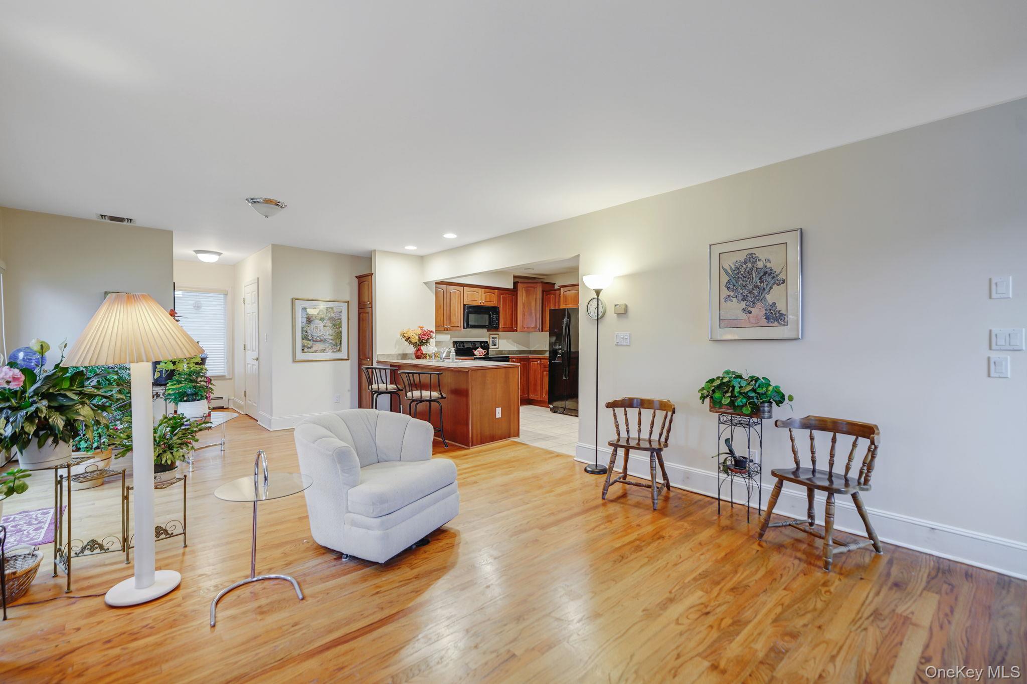 #10 photo, 221 Thelma Avenue, Merrick , NY 11566