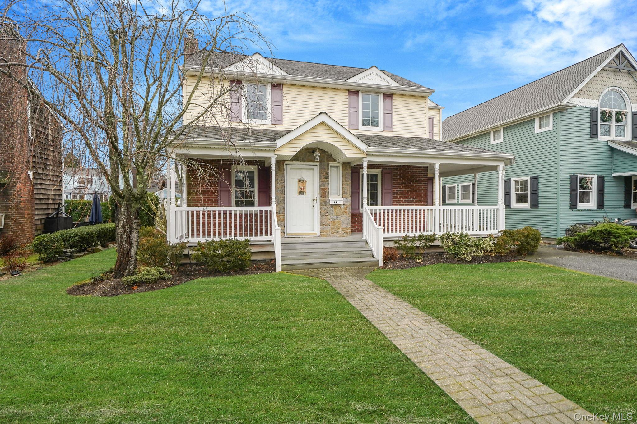 #2 photo, 221 Thelma Avenue, Merrick , NY 11566