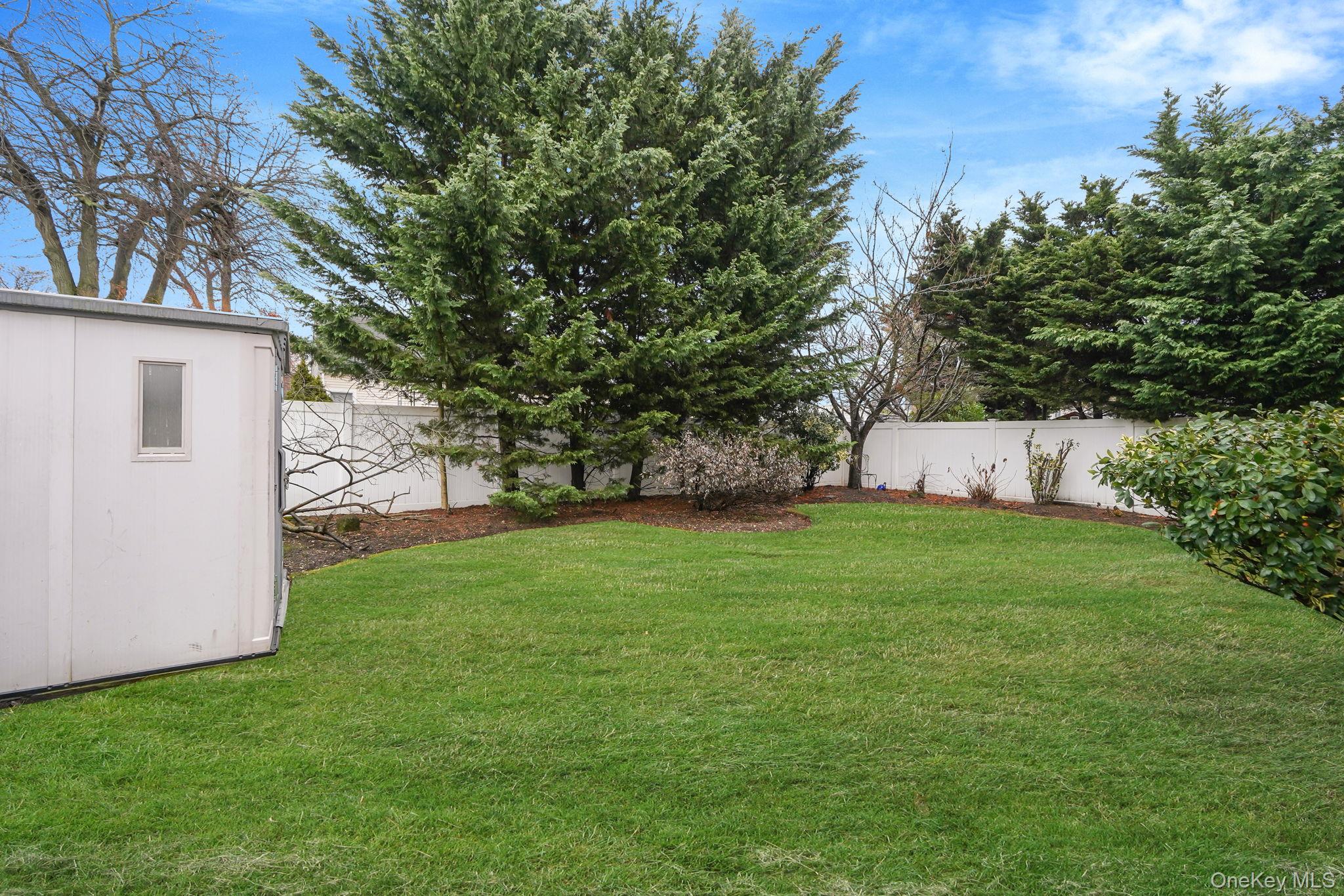 #4 photo, 221 Thelma Avenue, Merrick , NY 11566