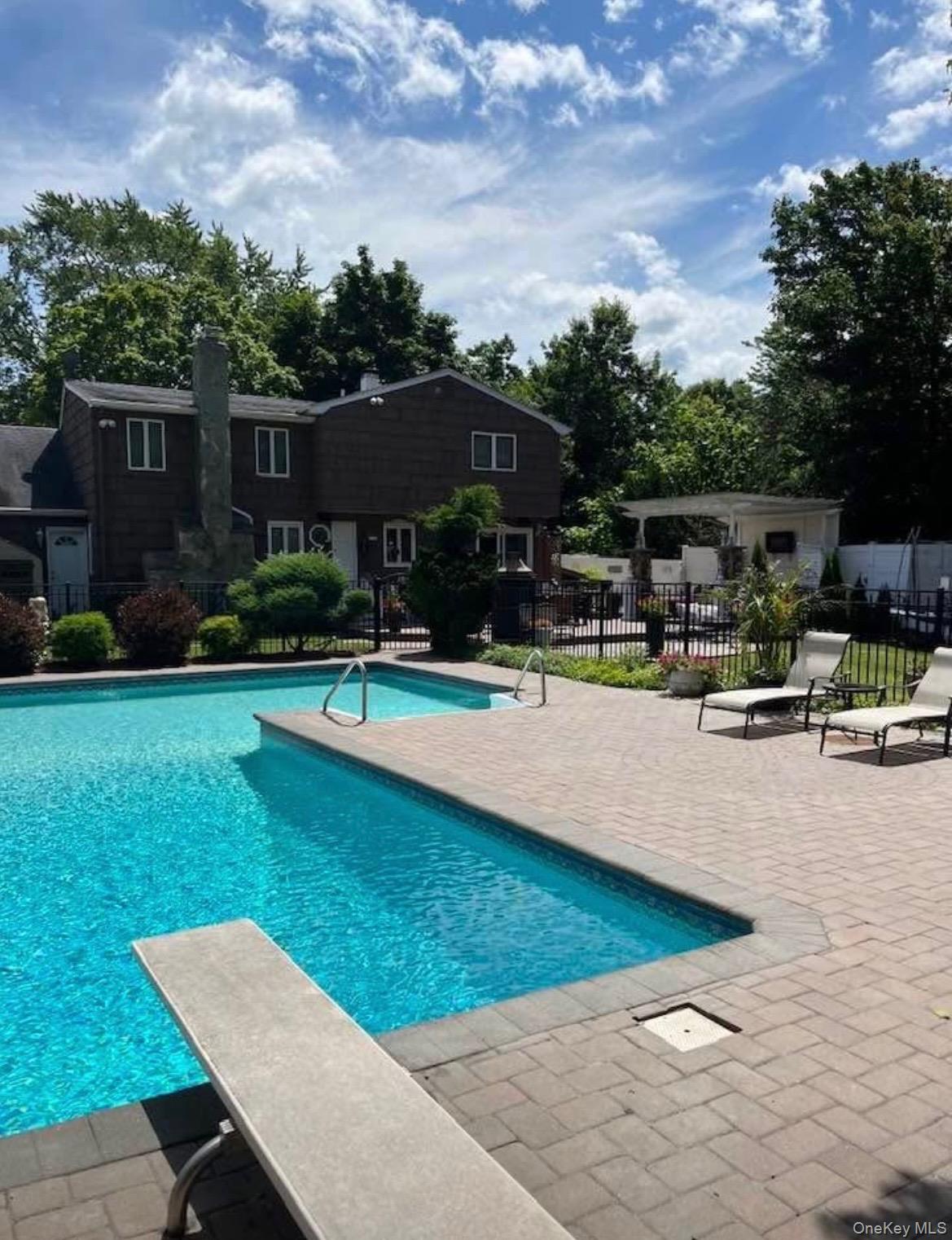 #12 photo, 17 Wall Street, 东长岛 Port Jefferson Station , NY 11776