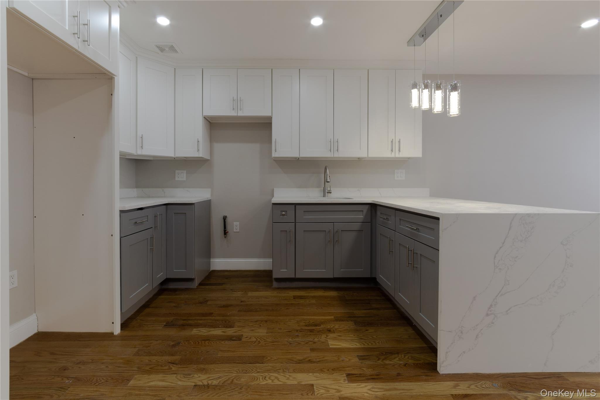 #7 photo, 215 Beach 96th Street, Куинс ‖ Rockaway Beach , NY 11693