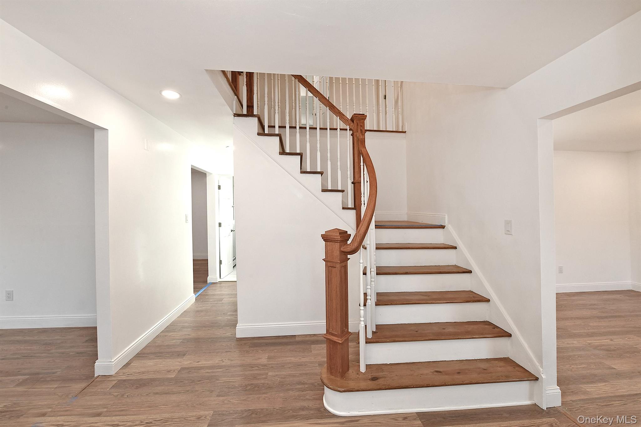 #4 photo, 34 Warner Road, Huntington , NY 11743