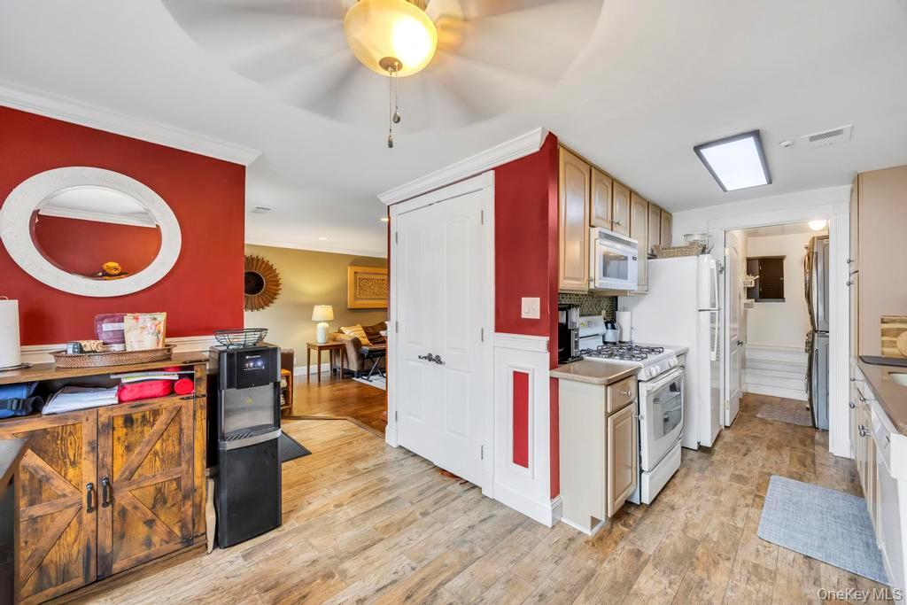 #13 photo, 211 Birchwood Road, Medford , NY 11763