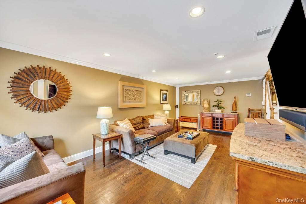 #7 photo, 211 Birchwood Road, Medford , NY 11763