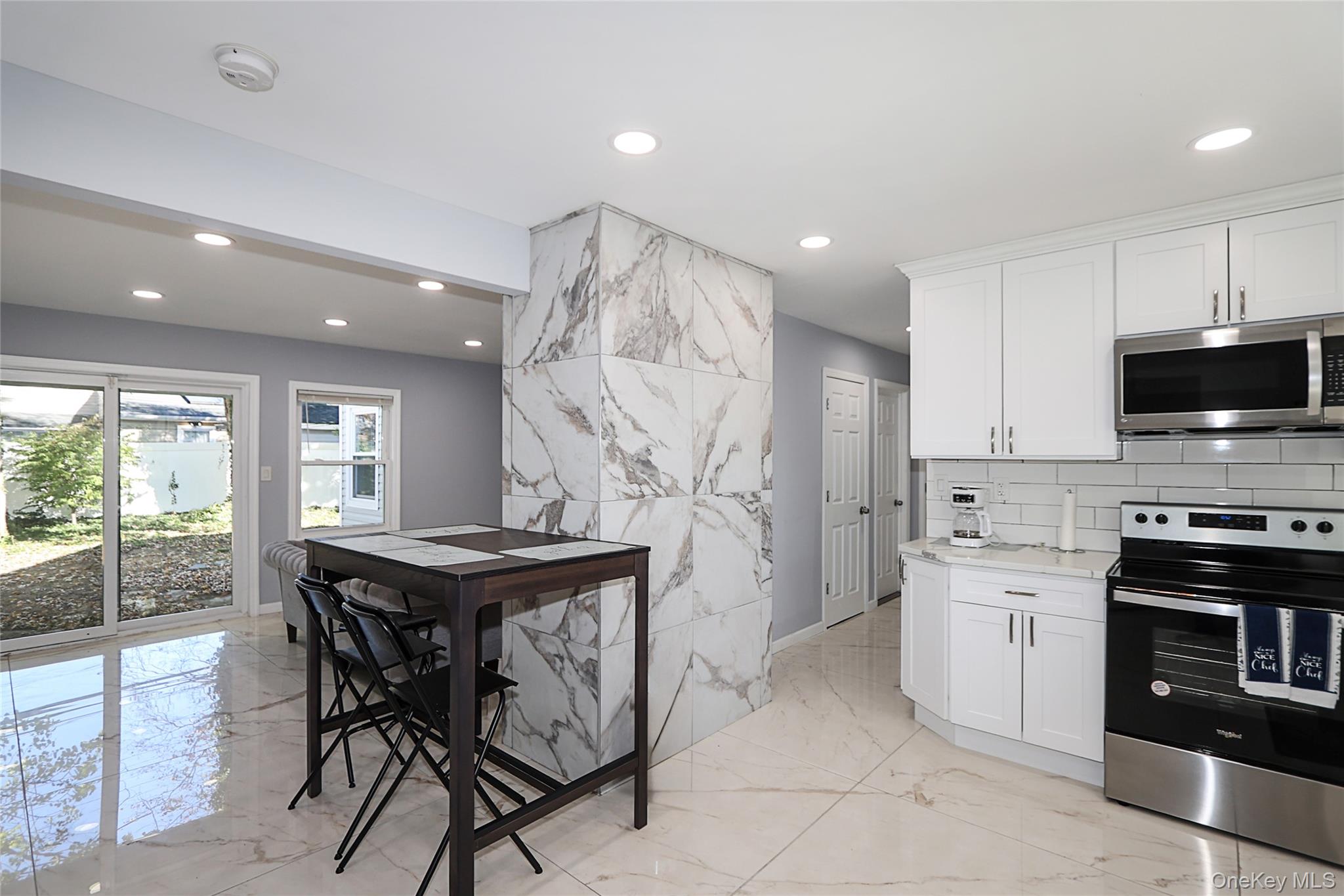 #5 photo, 17 Windmill Lane, Нассау ‖ Levittown , NY 11756