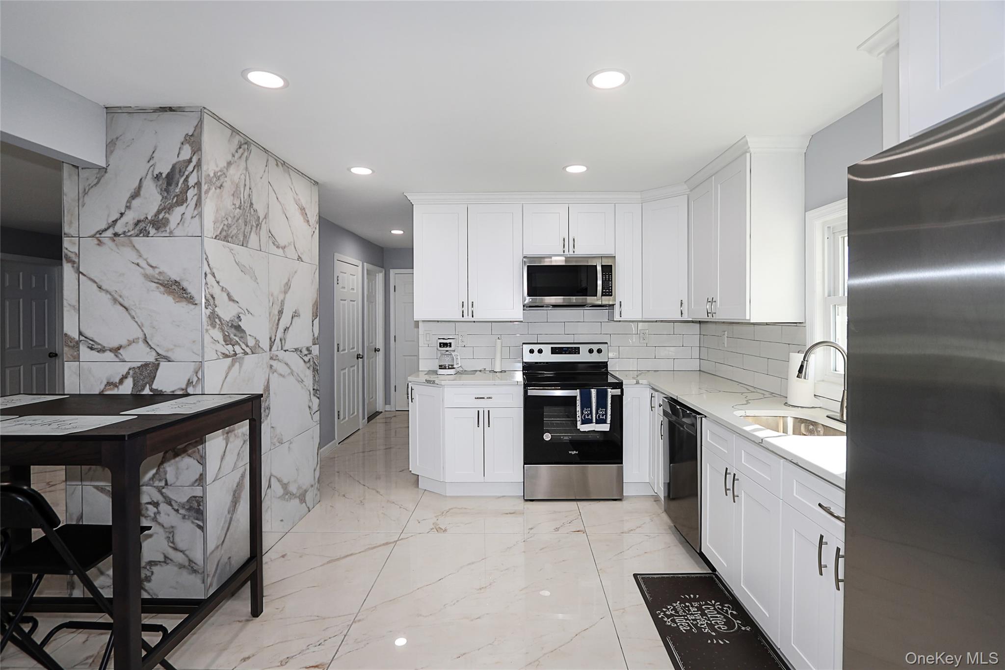 #6 photo, 17 Windmill Lane, Нассау ‖ Levittown , NY 11756