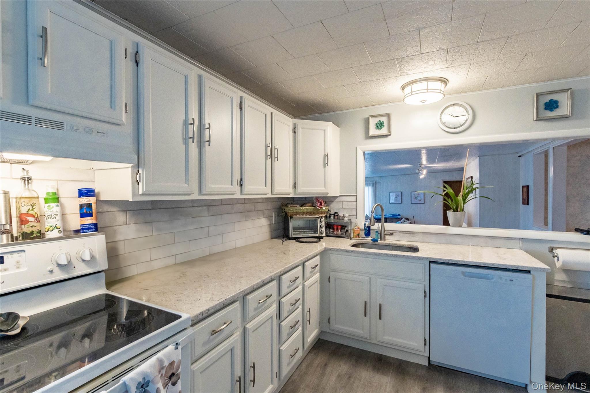 #8 photo, 7 Lico Place, Babylon , NY 11702