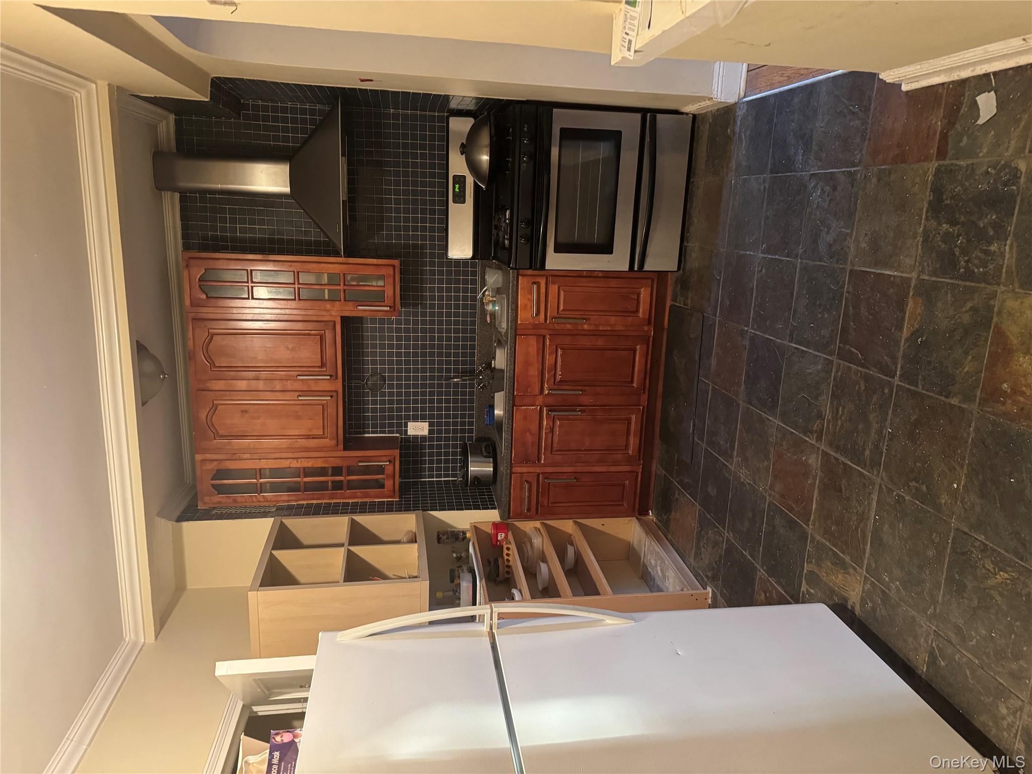 #4 photo, 4018 Hampton Street, Elmhurst , NY 11373