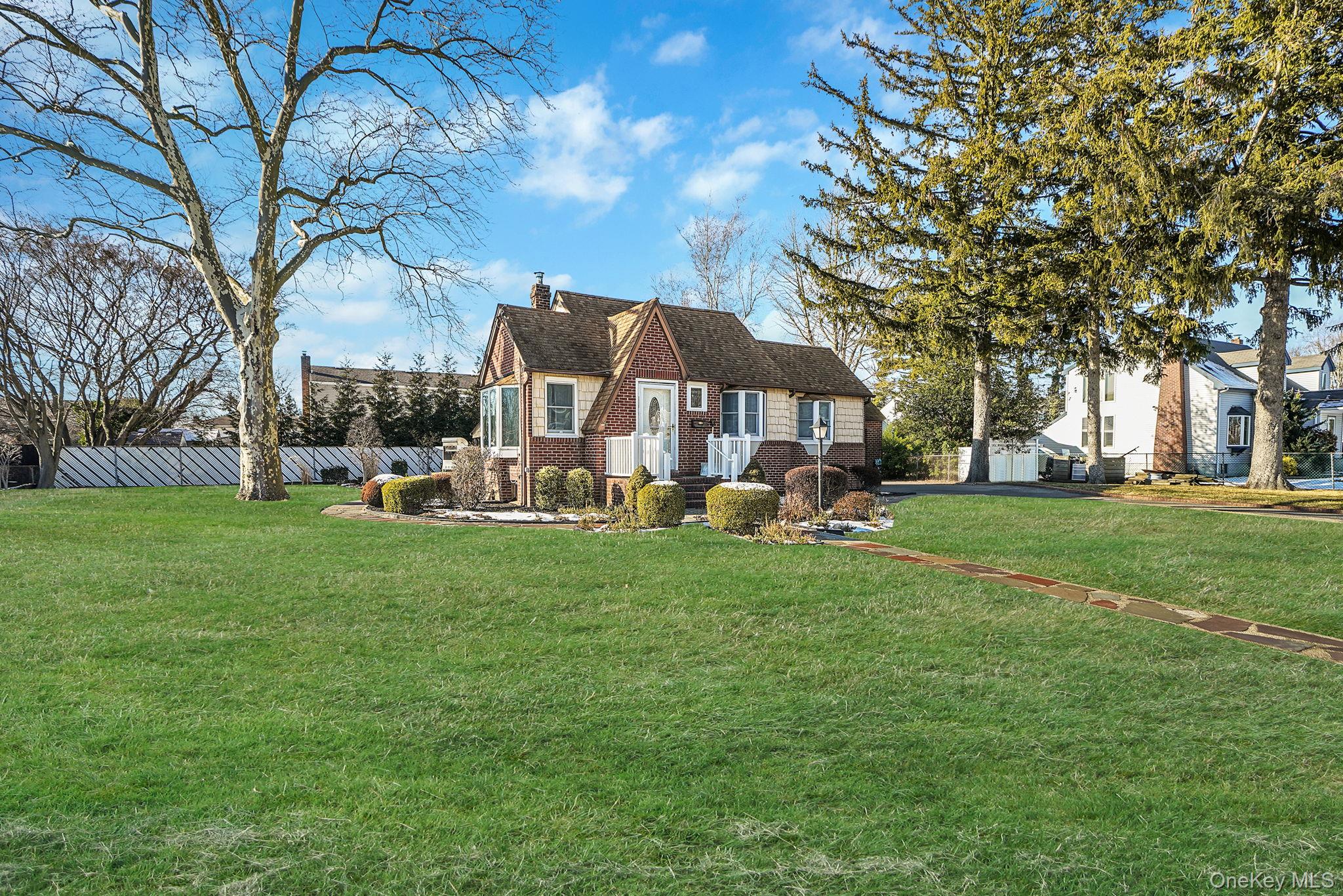 #2 photo, 34 Pine Acres Boulevard, Deer Park , NY 11729