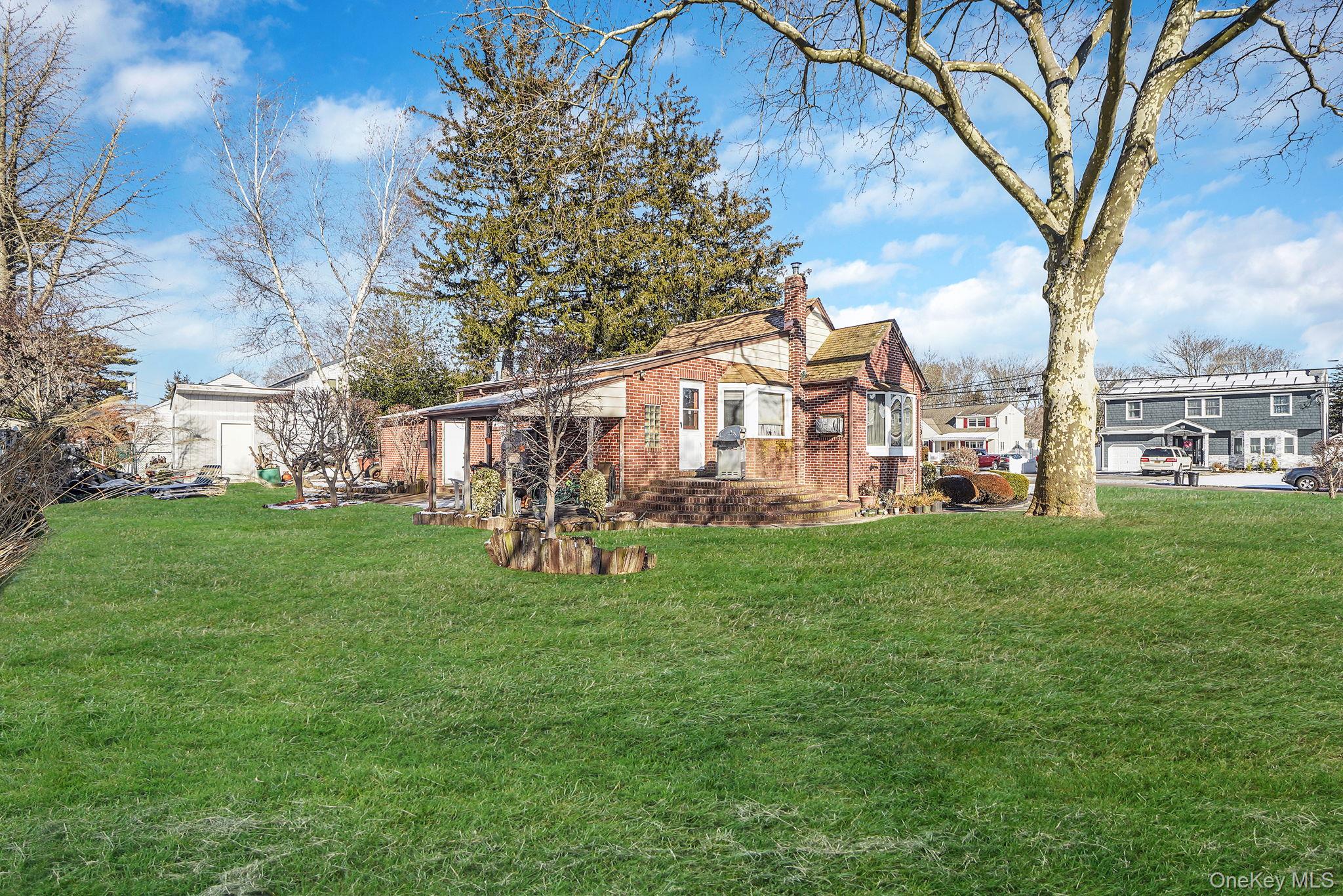 #7 photo, 34 Pine Acres Boulevard, Deer Park , NY 11729