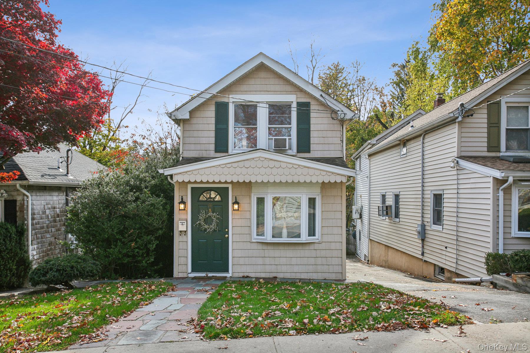 #1 photo, 74 Davis Street, Locust Valley , NY 11560