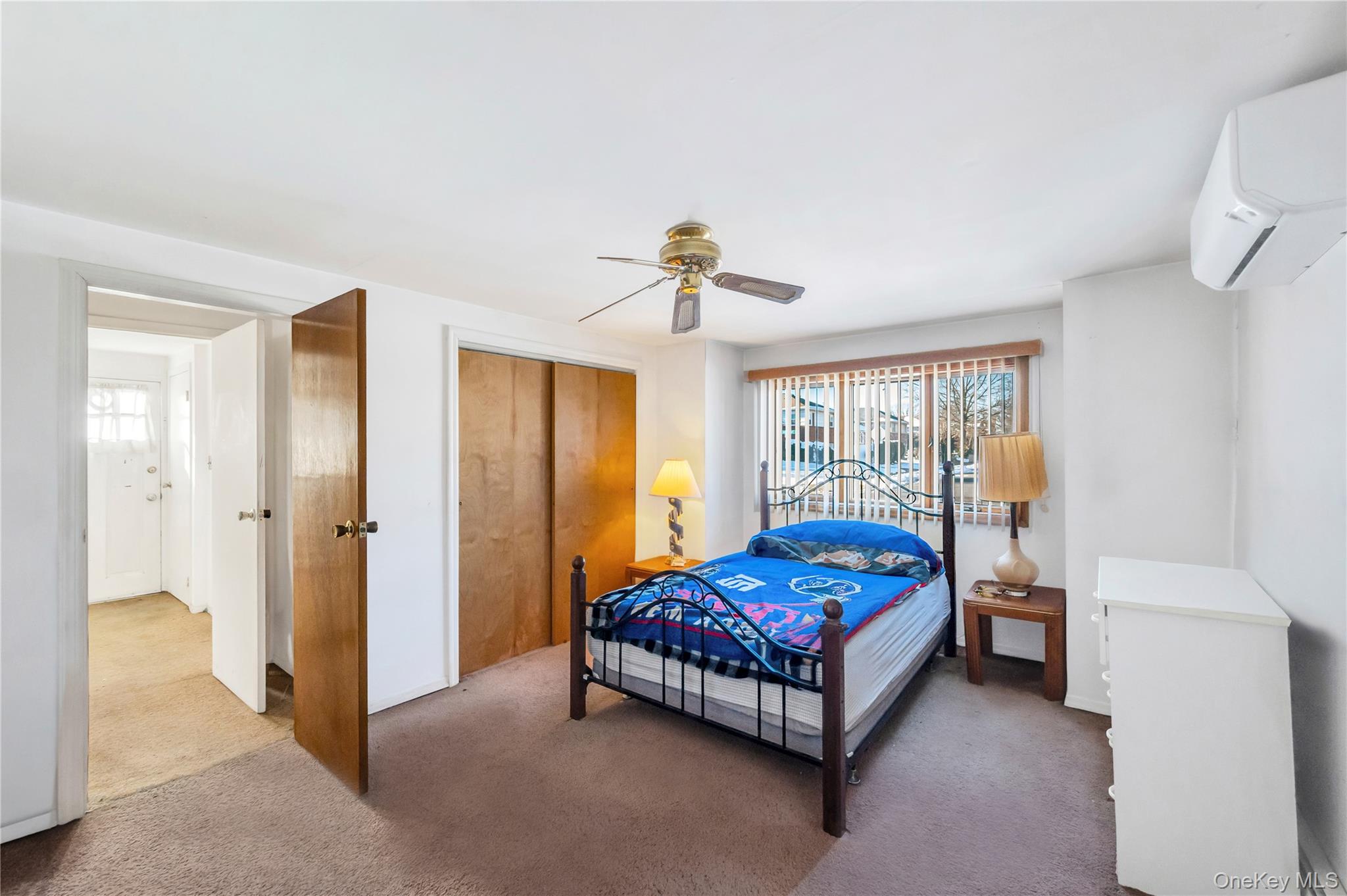 #17 photo, 960 Linden Avenue, Westbury , NY 11590