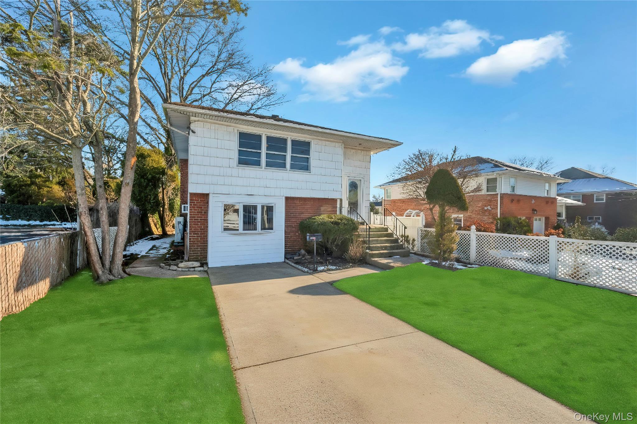 #2 photo, 960 Linden Avenue, Westbury , NY 11590