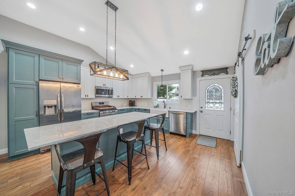 #17 photo, 19 Honeysuckle Lane, Саффолк ‖ Kings Park , NY 11754